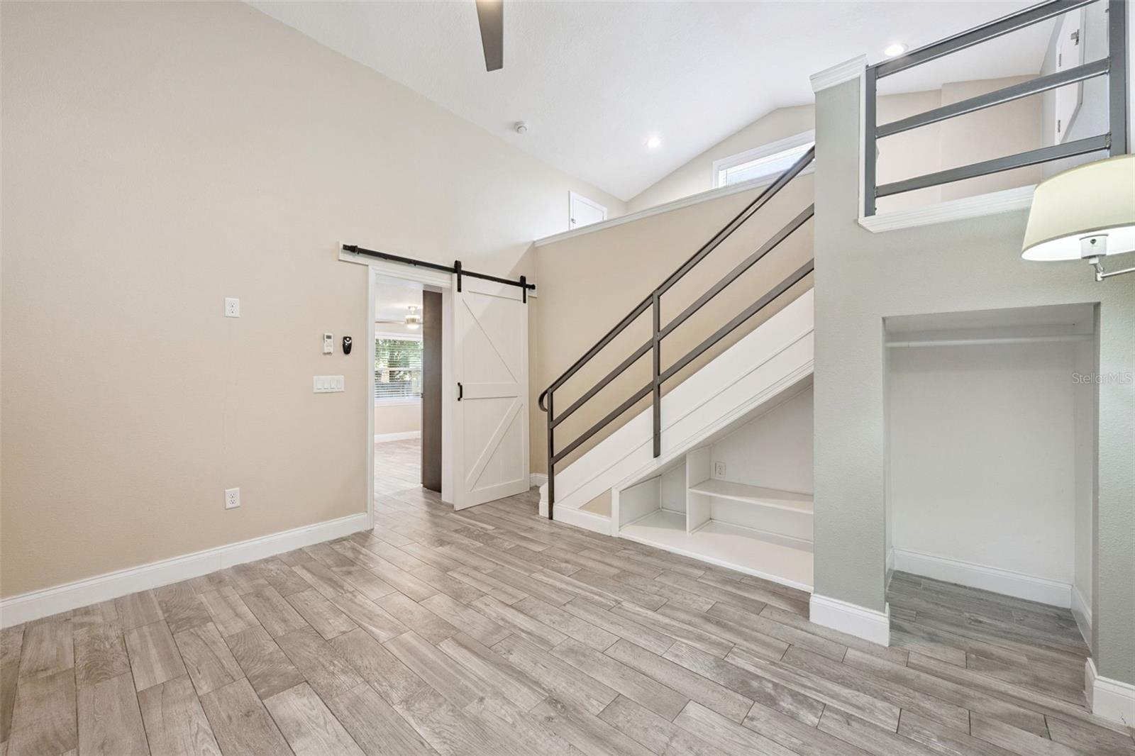 Image 30 of 37 For 352 Cambridge Boulevard