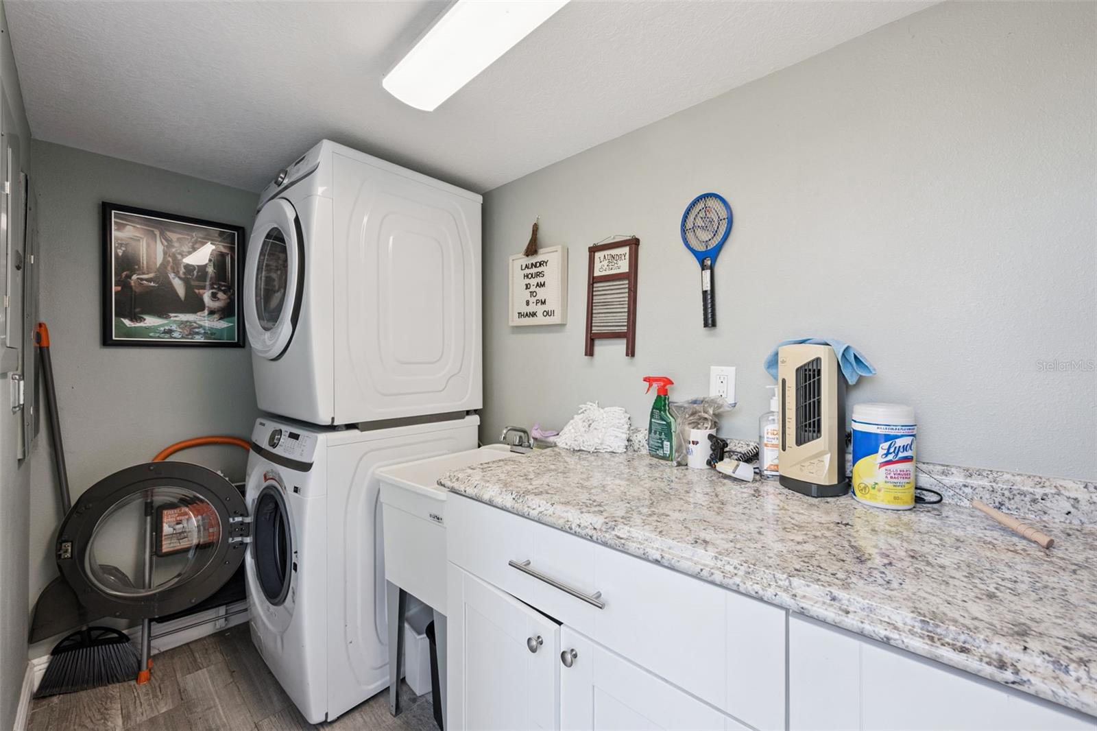 Image 34 of 37 For 352 Cambridge Boulevard