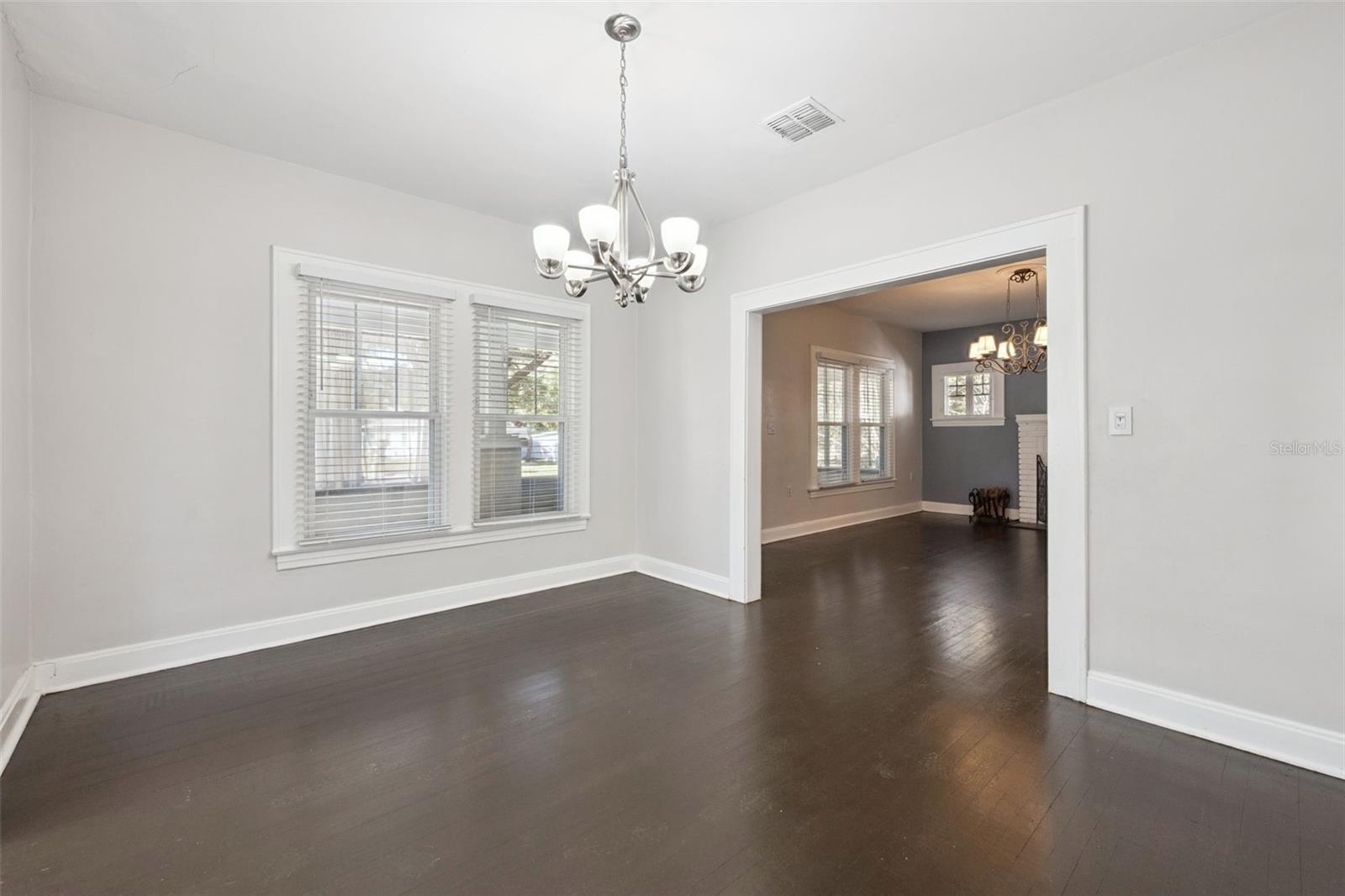 Image 6 of 37 For 352 Cambridge Boulevard