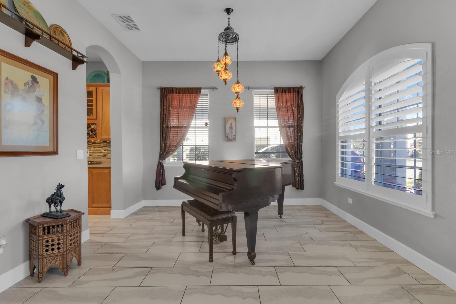 Image 23 of 49 For 1662 Swallowtail Lane