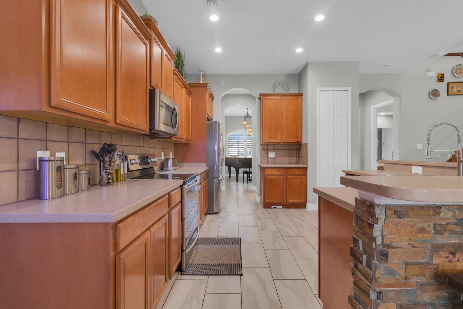 Image 31 of 49 For 1662 Swallowtail Lane