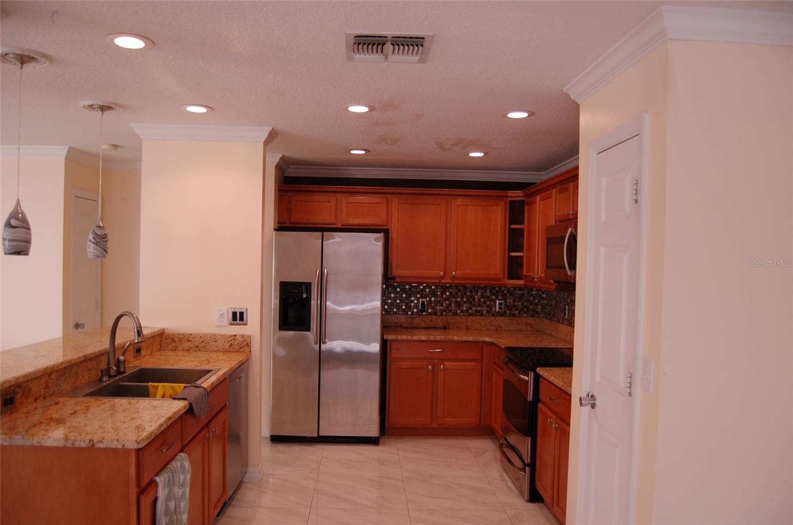 Image 11 of 24 For 344 Sky Valley Street