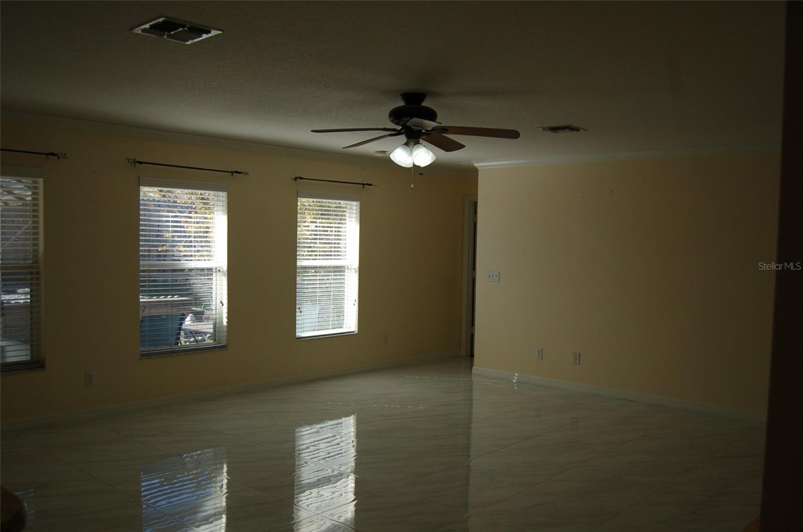 Image 8 of 24 For 344 Sky Valley Street