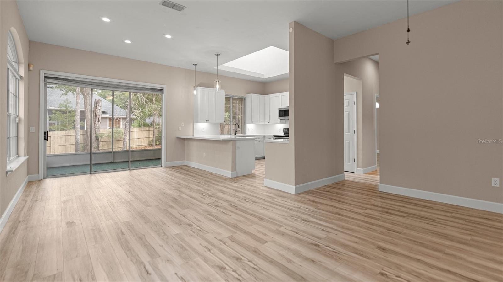 Image 10 of 43 For 9428 39th Avenue