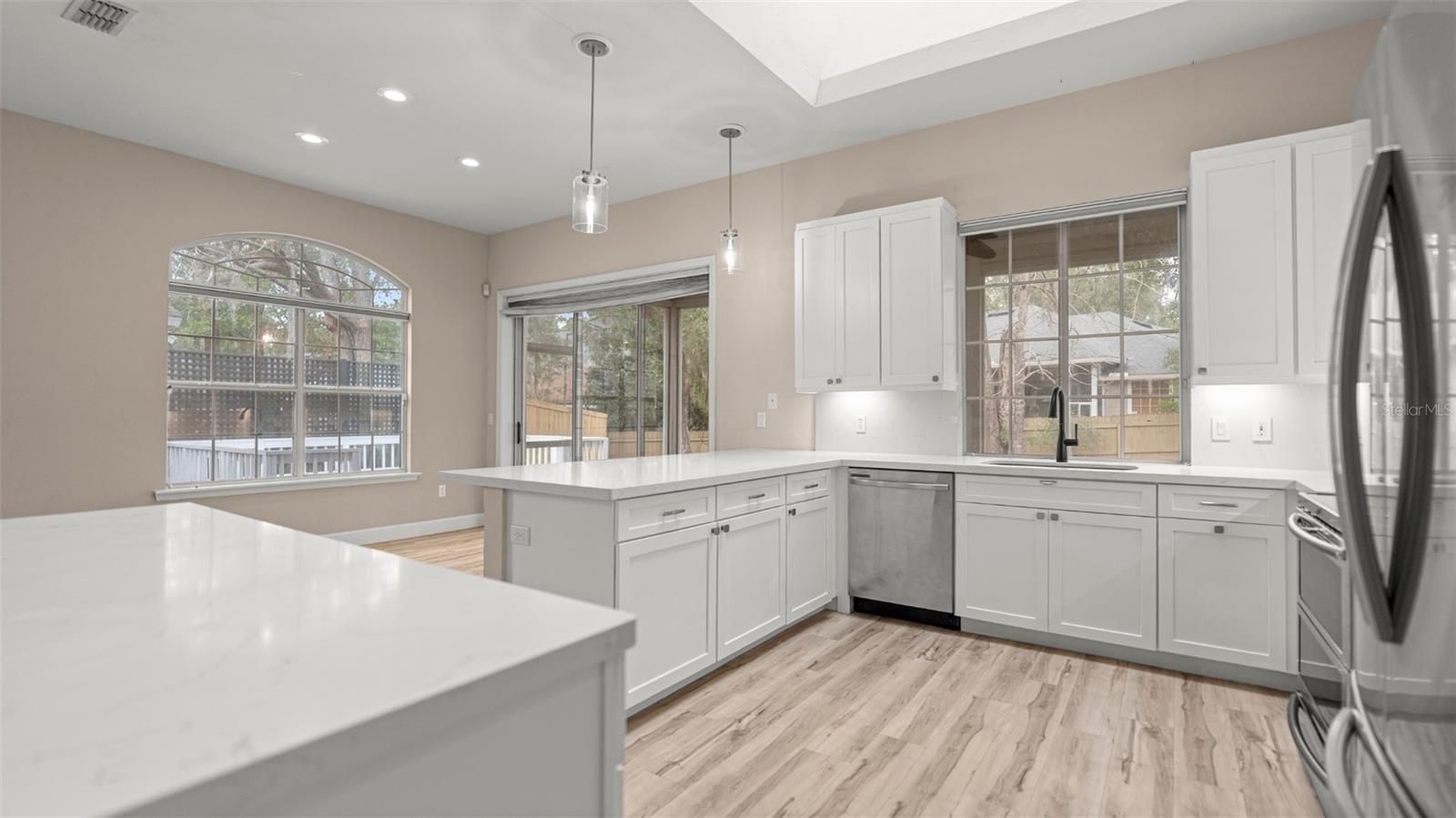 Image 11 of 43 For 9428 39th Avenue