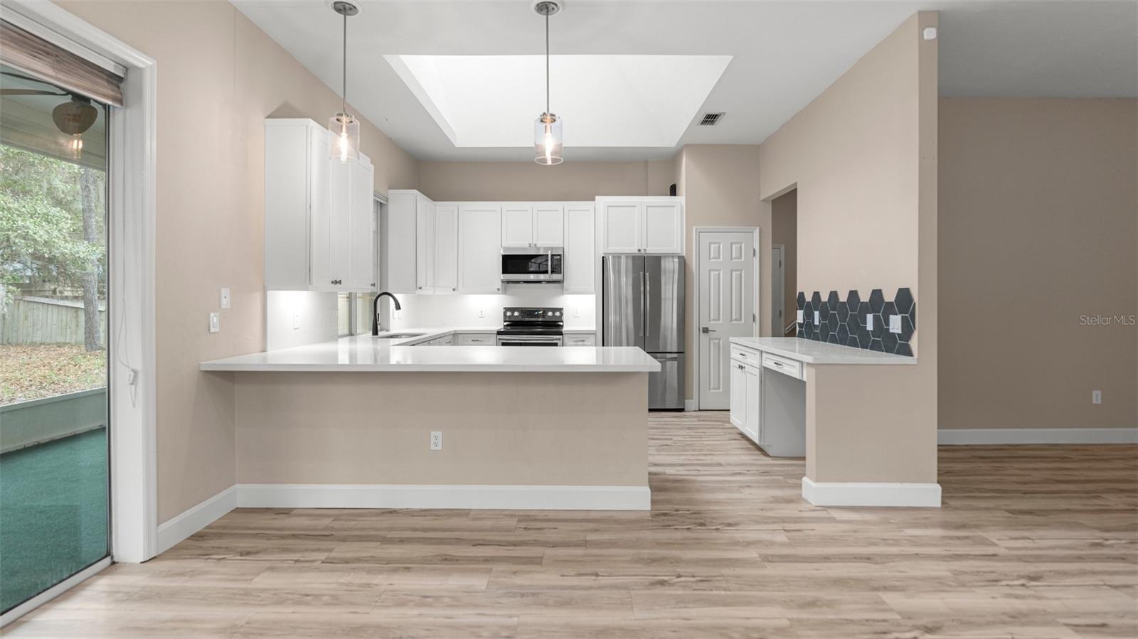 Image 12 of 43 For 9428 39th Avenue