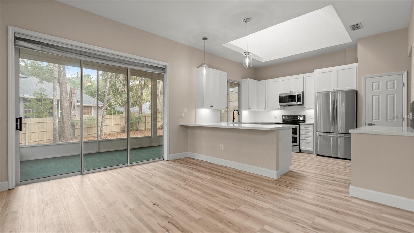 Image 13 of 43 For 9428 39th Avenue