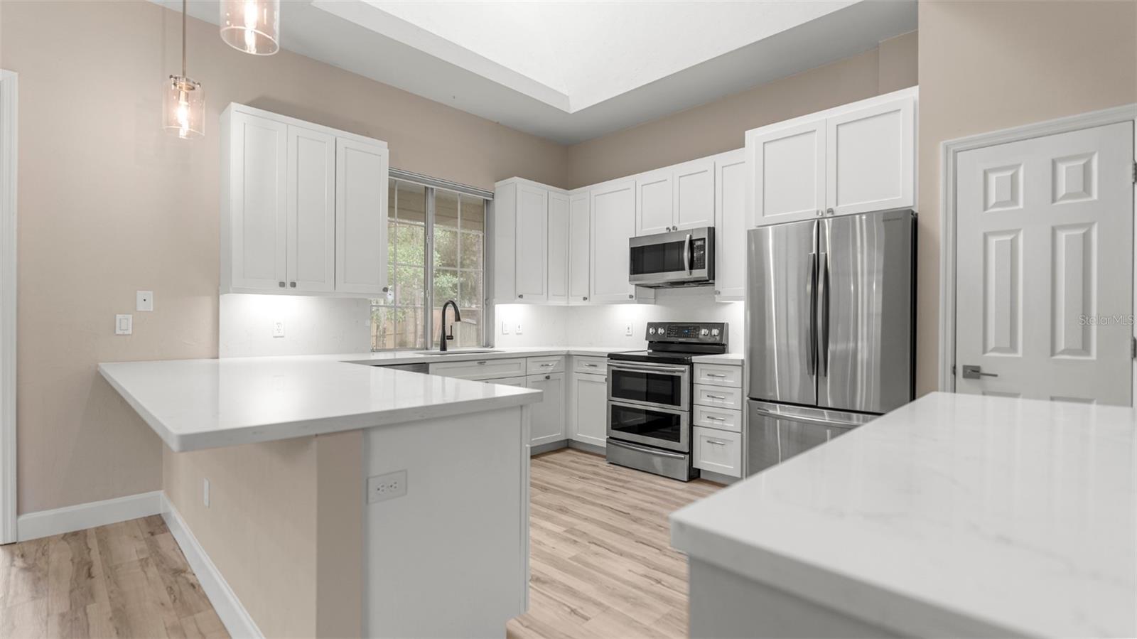 Image 14 of 43 For 9428 39th Avenue