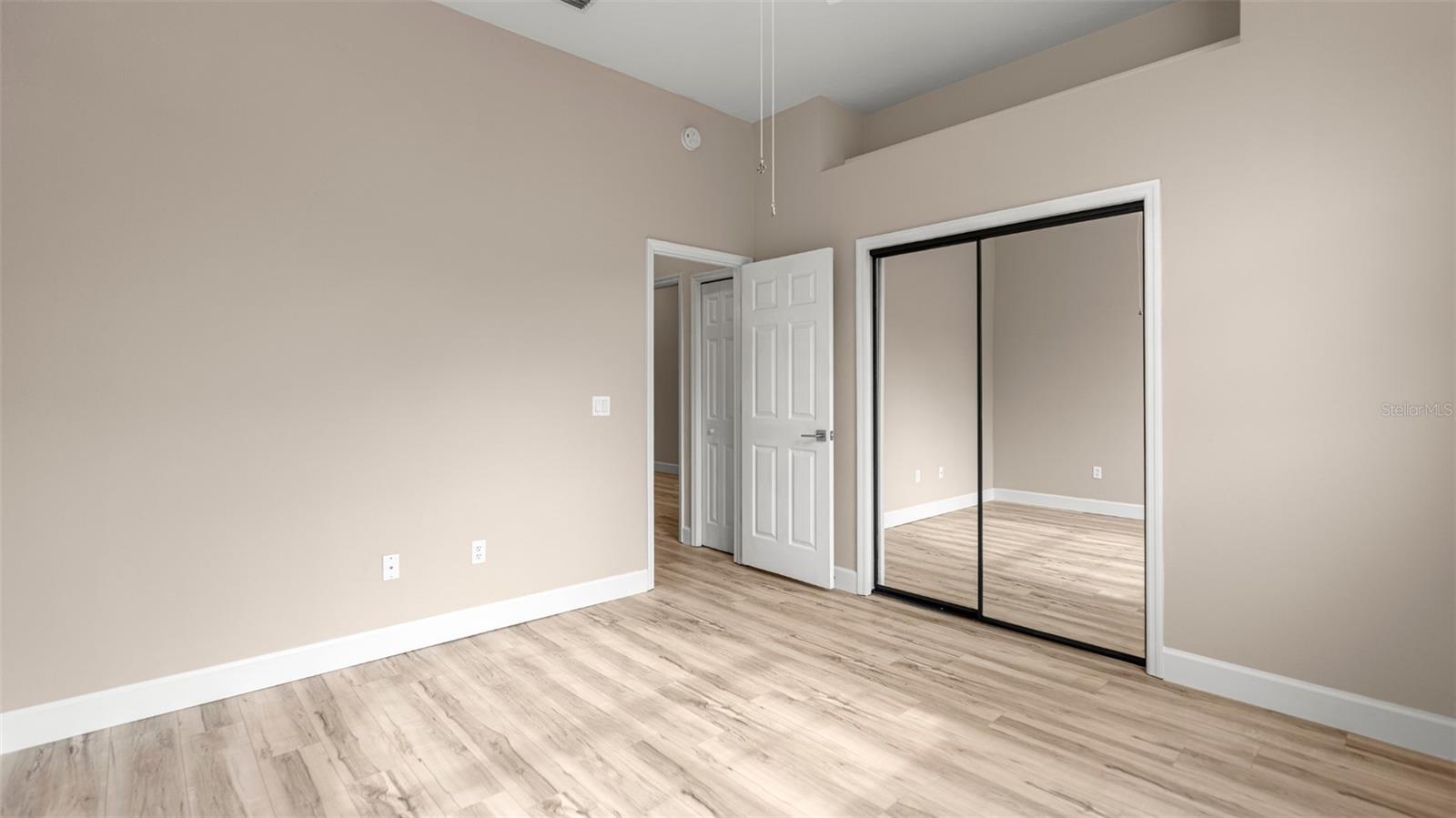 Image 22 of 43 For 9428 39th Avenue