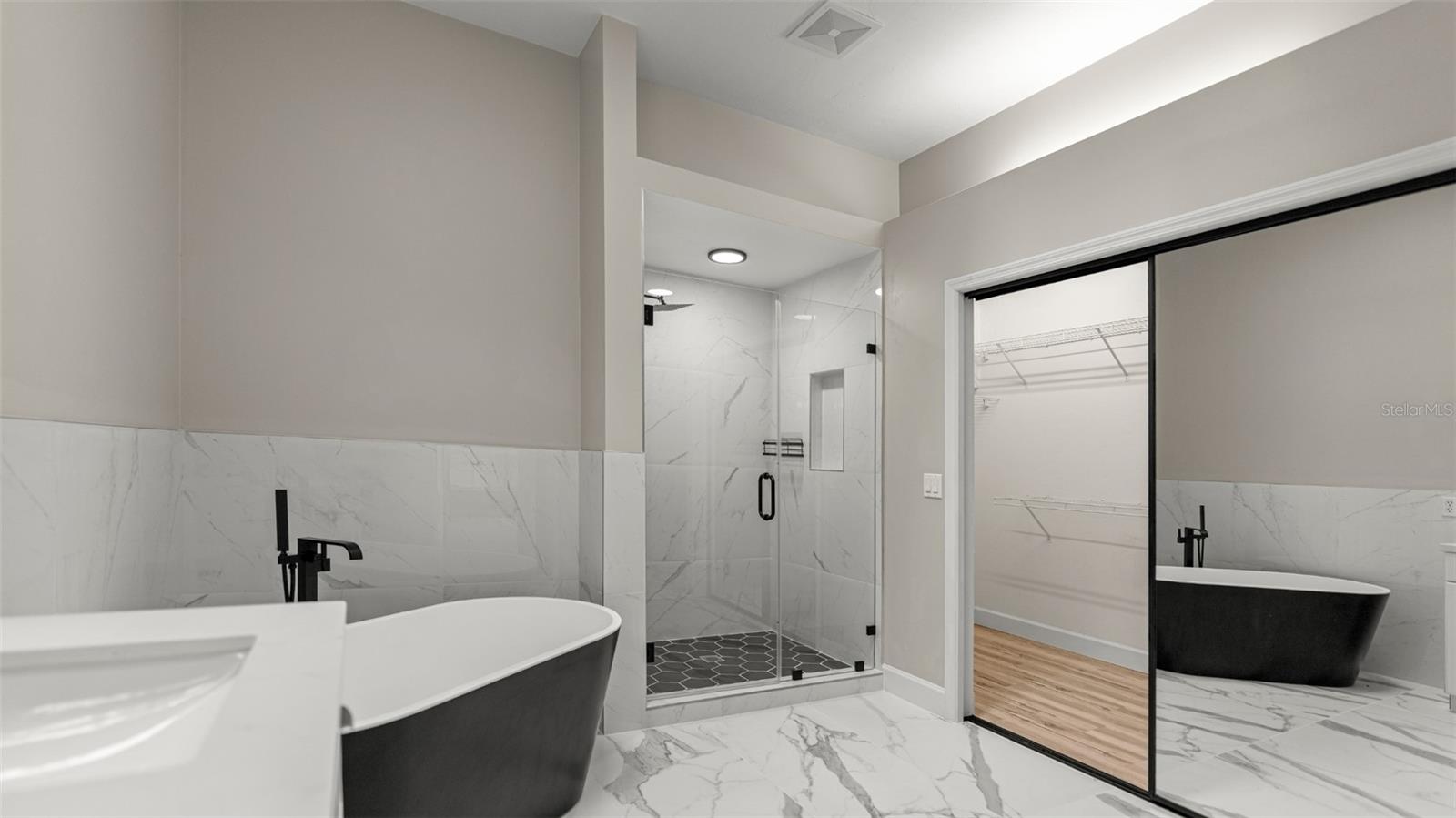 Image 30 of 43 For 9428 39th Avenue