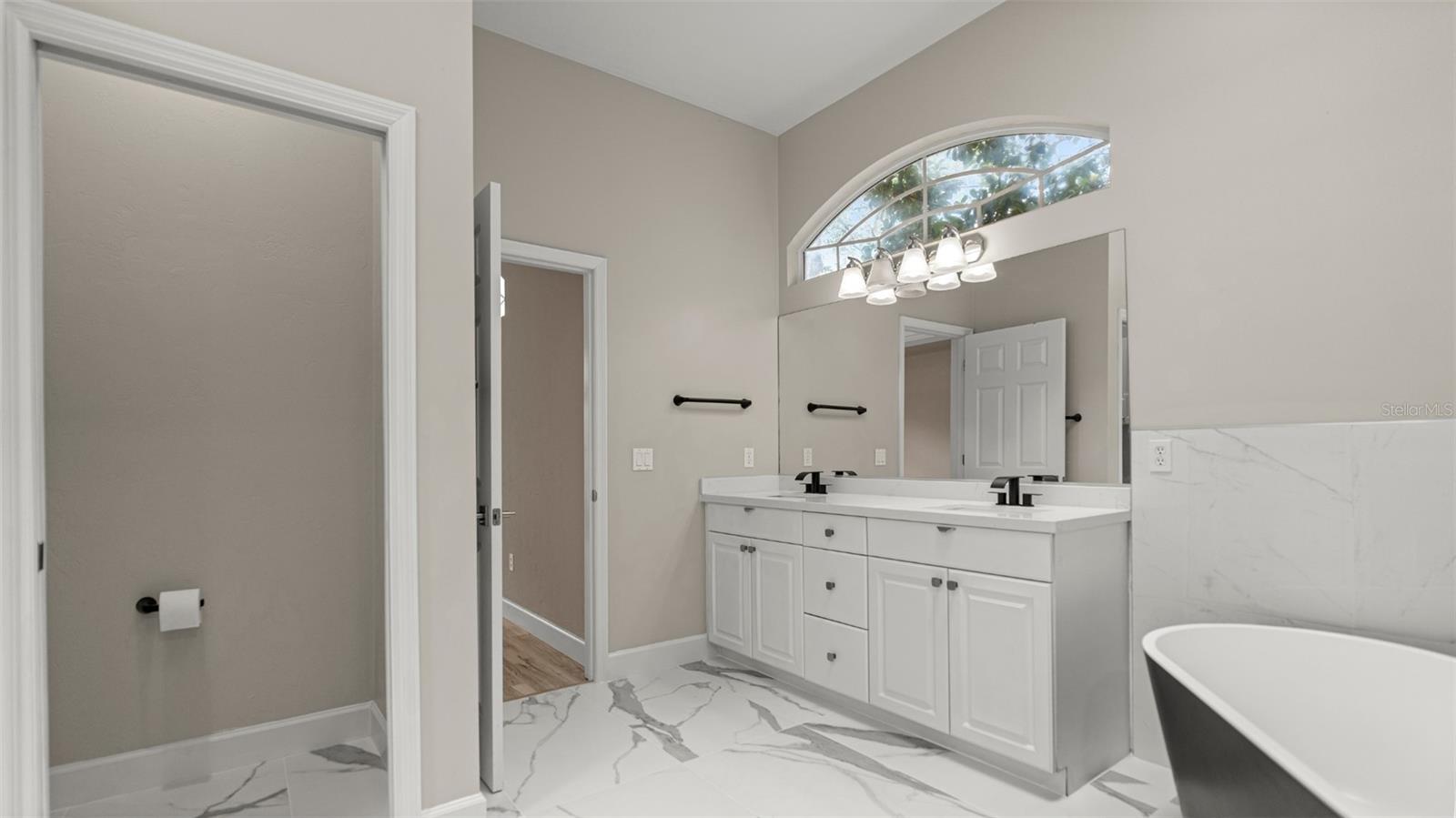 Image 34 of 43 For 9428 39th Avenue