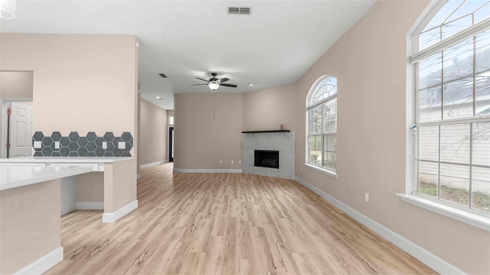 Image 7 of 43 For 9428 39th Avenue