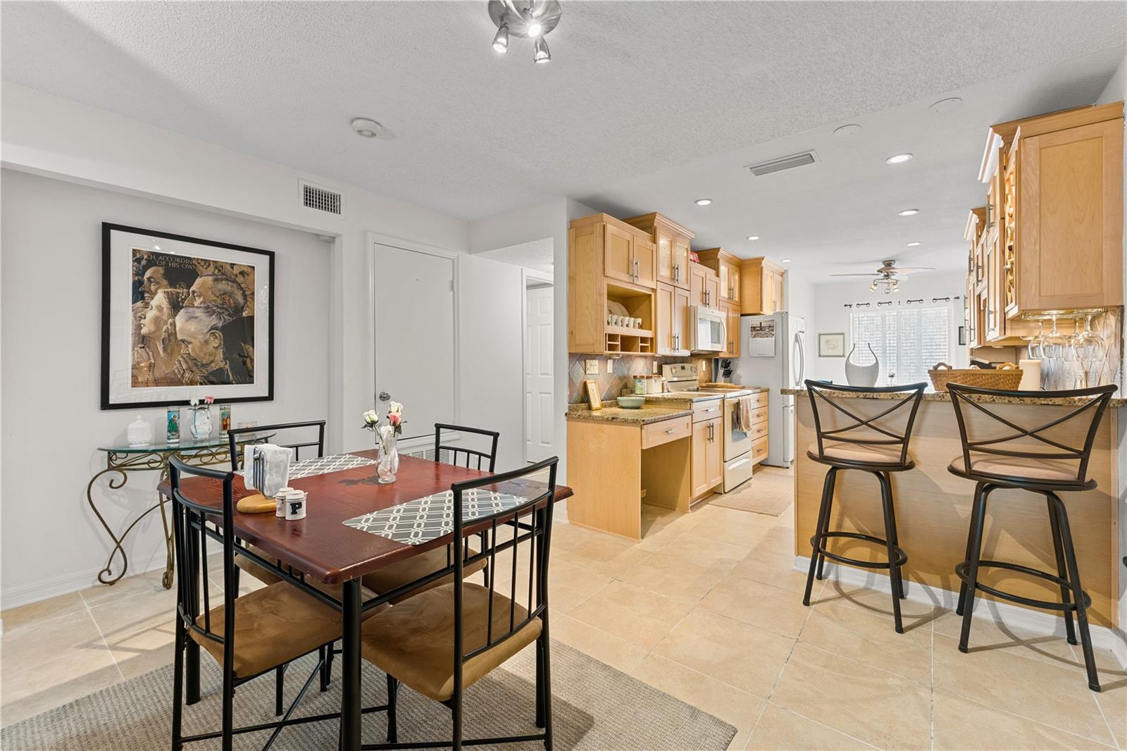 Image 15 of 39 For 7310 Sunshine Skyway Lane S 112