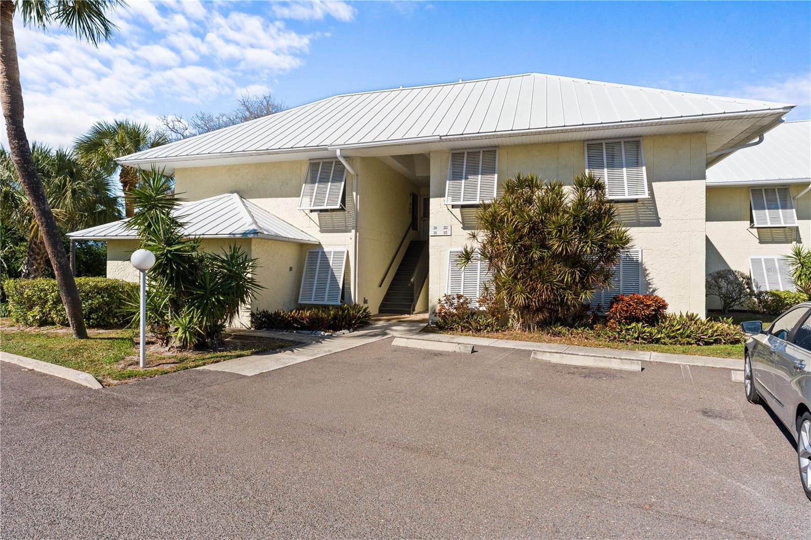 Image 4 of 39 For 7310 Sunshine Skyway Lane S 112