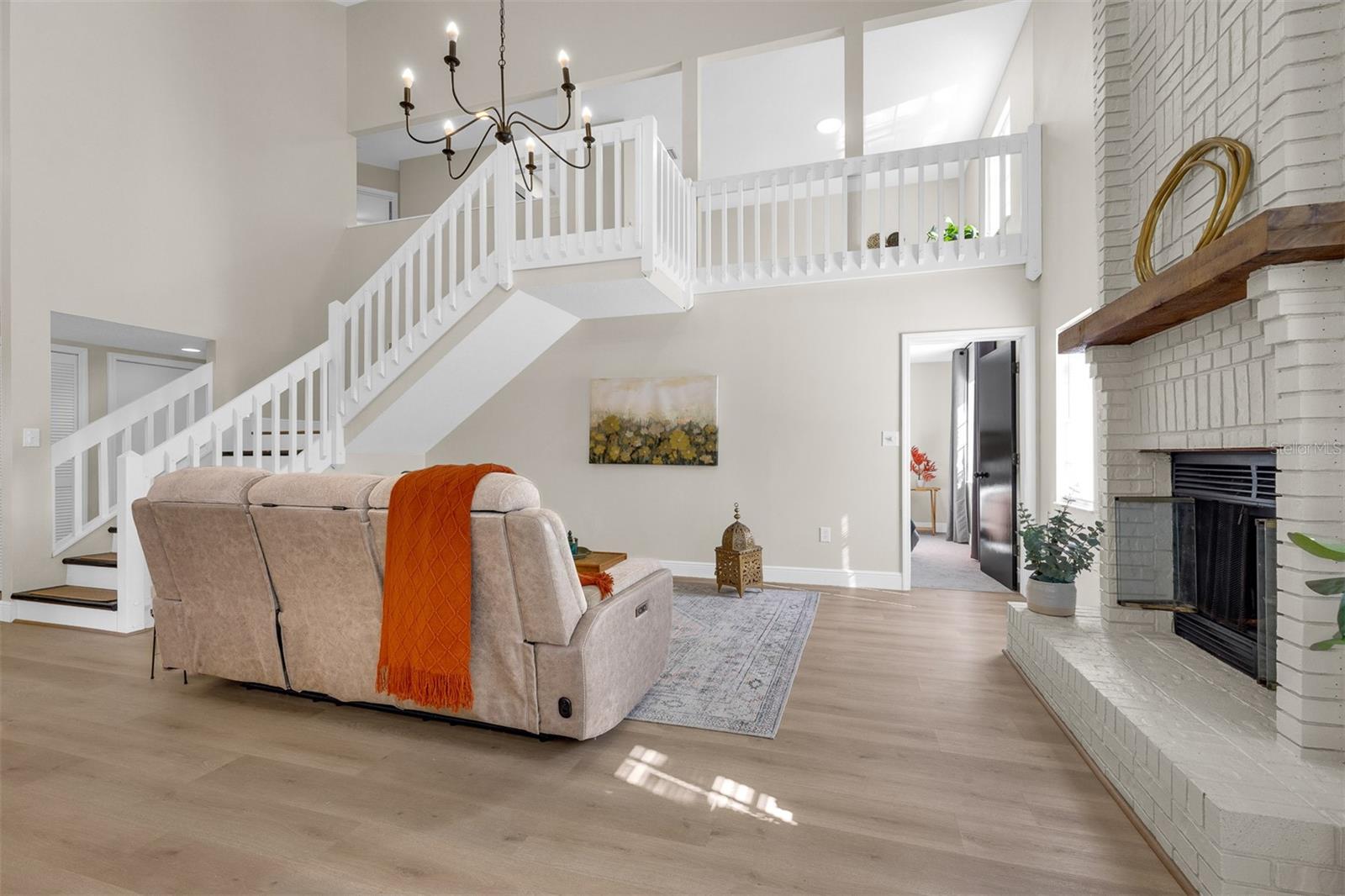 Image 10 of 61 For 1216 Linmar Avenue