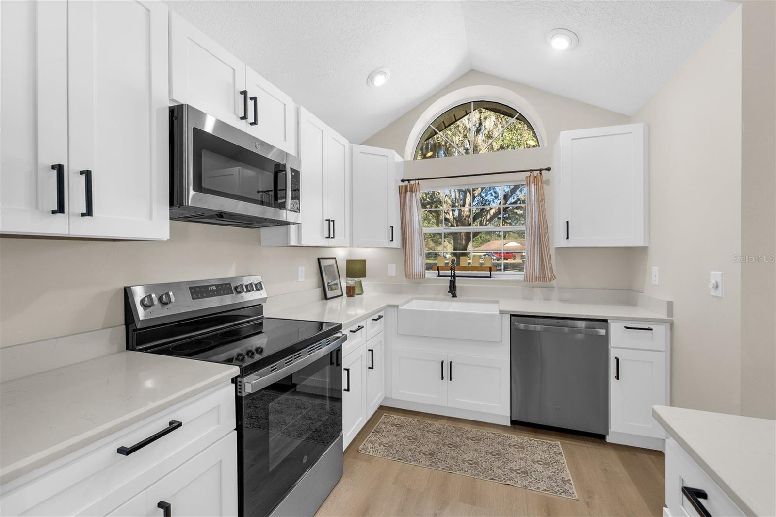 Image 16 of 61 For 1216 Linmar Avenue