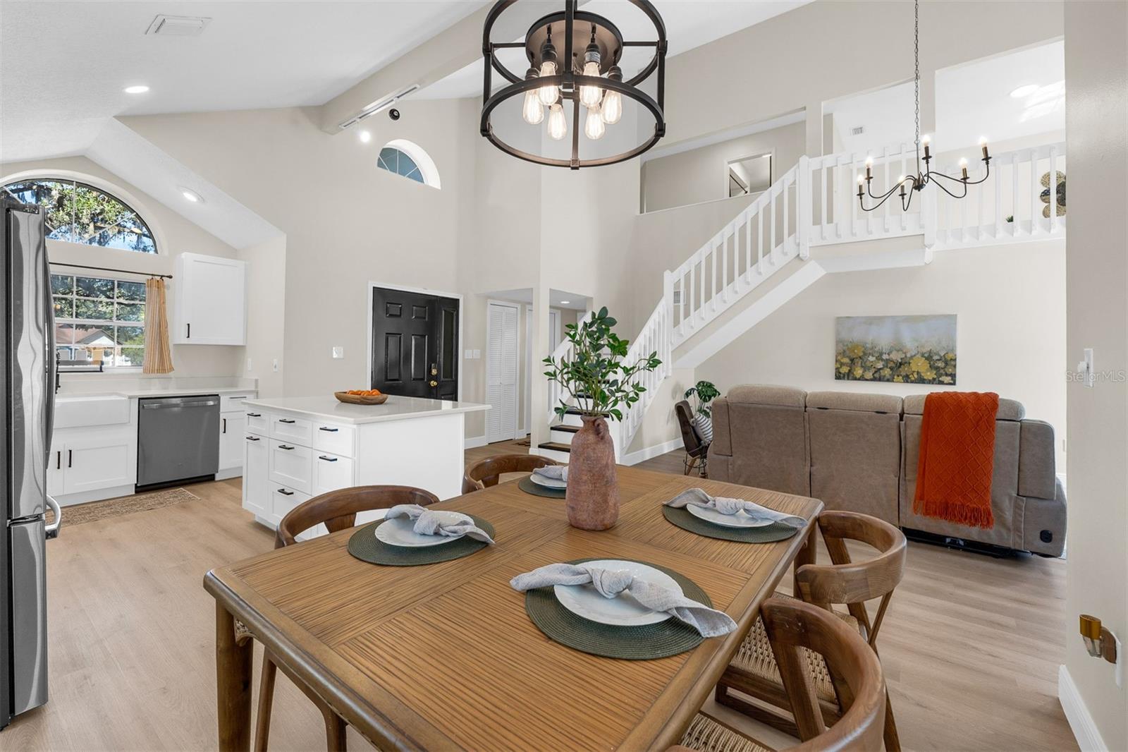 Image 19 of 61 For 1216 Linmar Avenue