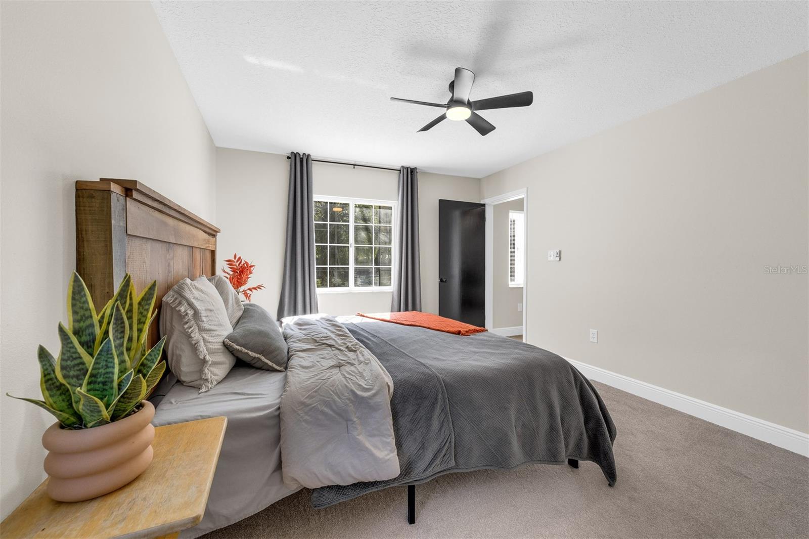 Image 21 of 61 For 1216 Linmar Avenue