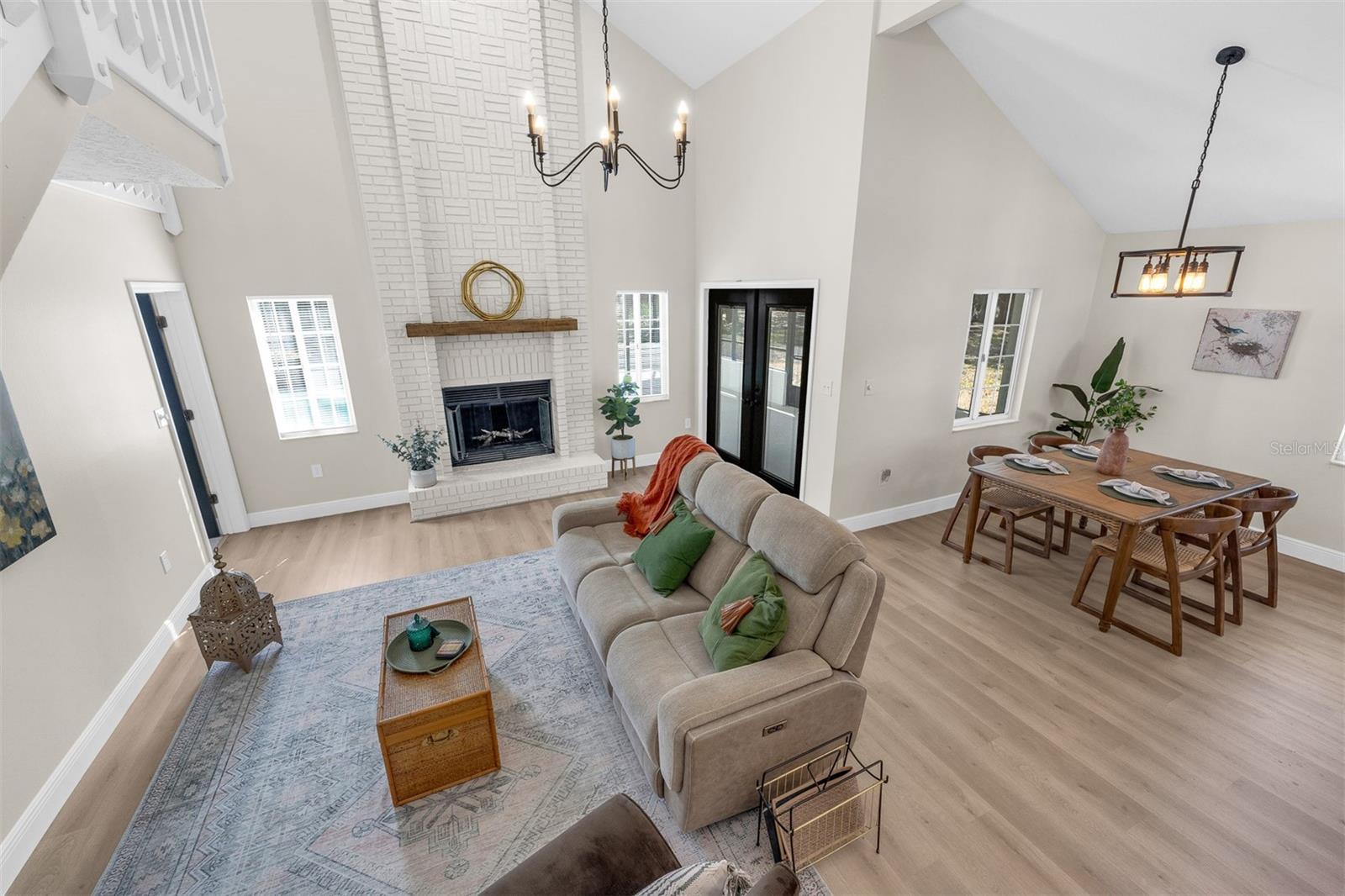 Image 25 of 61 For 1216 Linmar Avenue