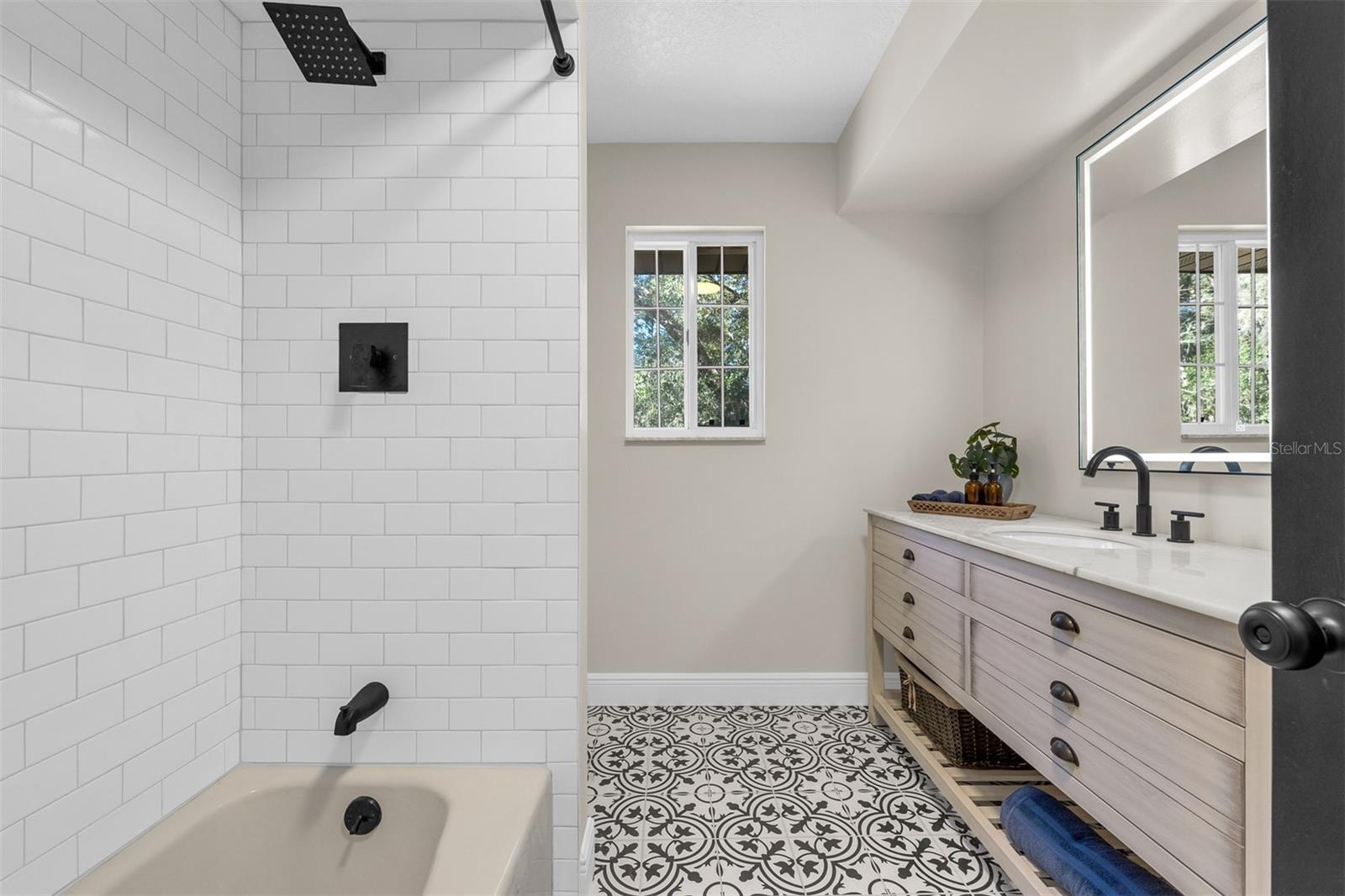 Image 31 of 61 For 1216 Linmar Avenue