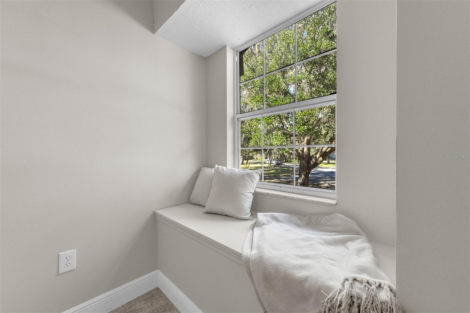 Image 34 of 61 For 1216 Linmar Avenue