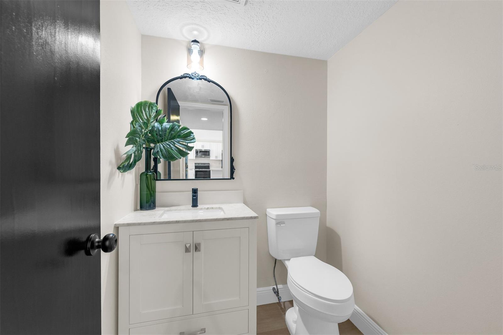 Image 8 of 61 For 1216 Linmar Avenue