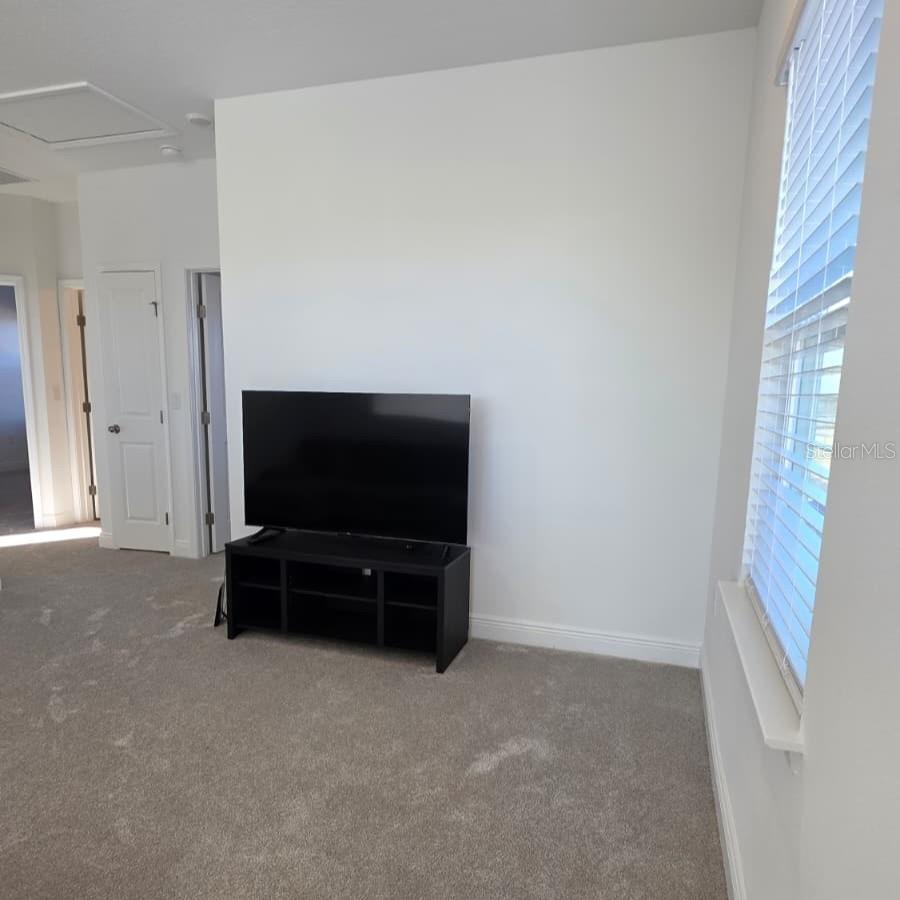 Image 26 of 39 For 2068 Asher Avenue