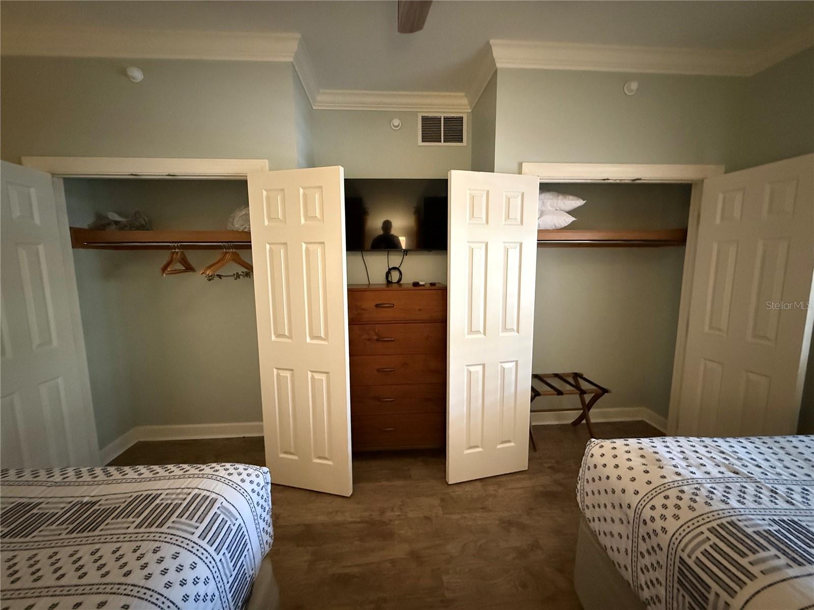 Image 33 of 67 For 1356 Centre Court Ridge Drive 204