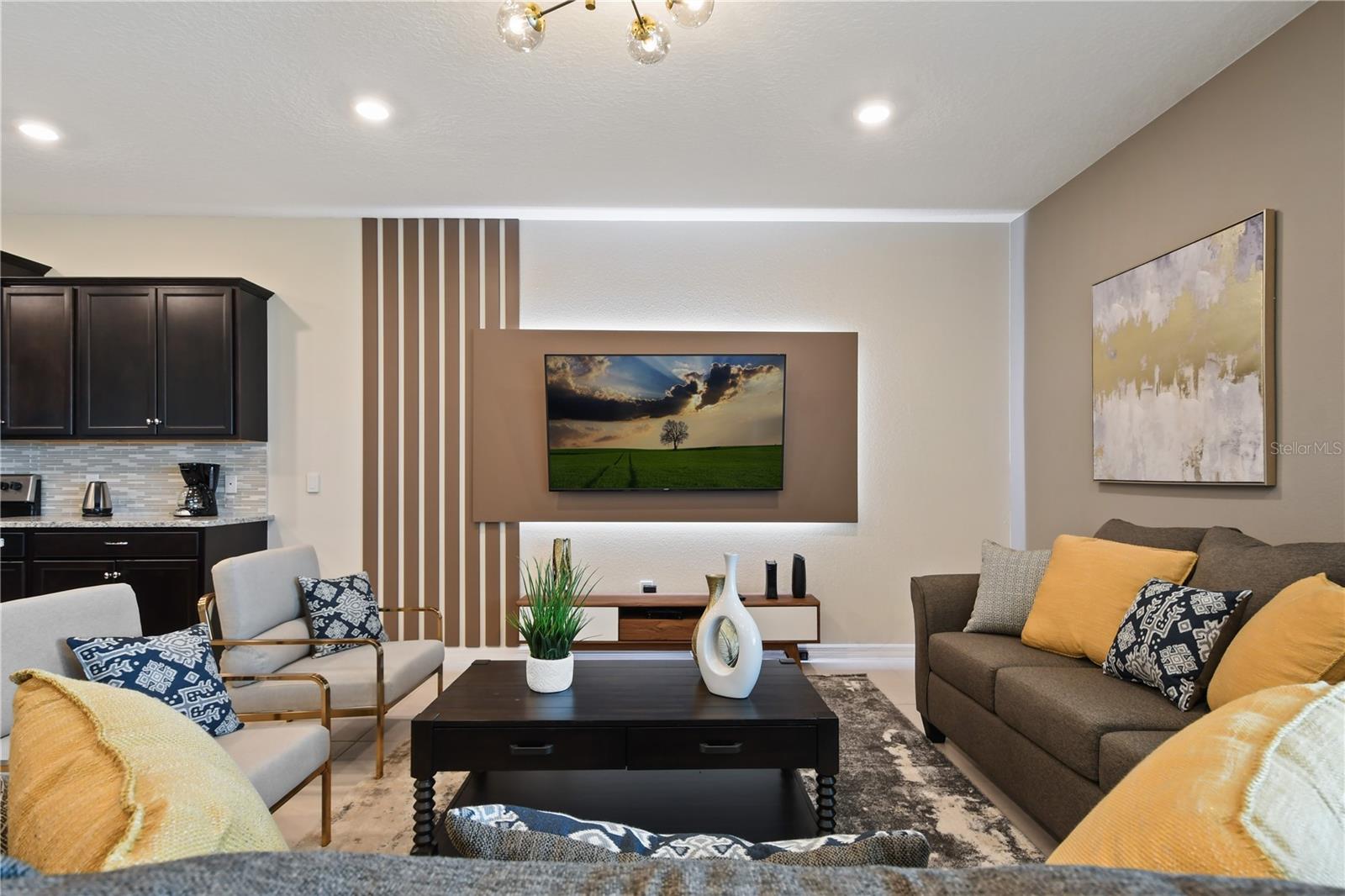 Image 18 of 65 For 2176 Lelani Circle