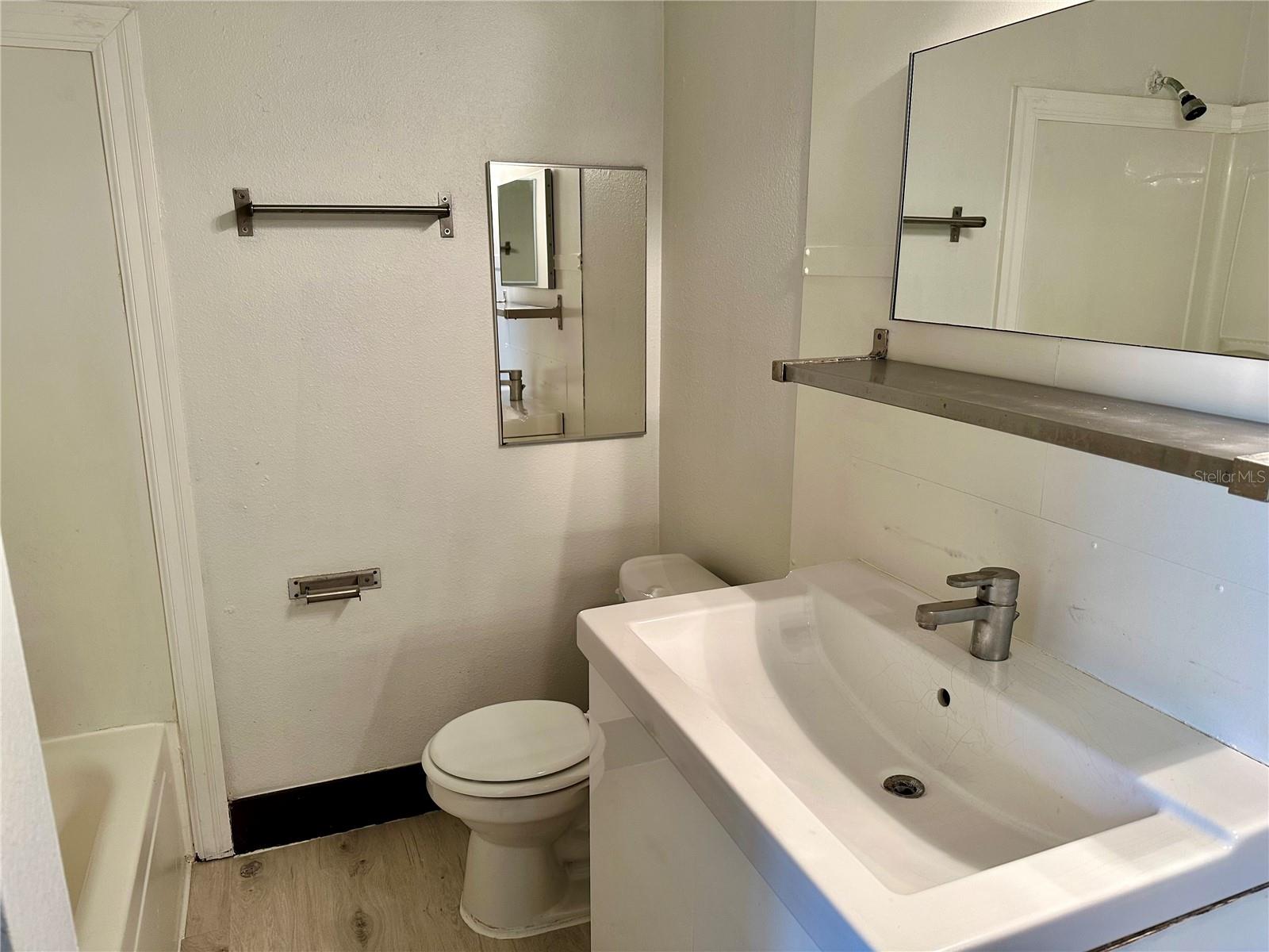 Image 13 of 18 For 435 Wymore Road 201