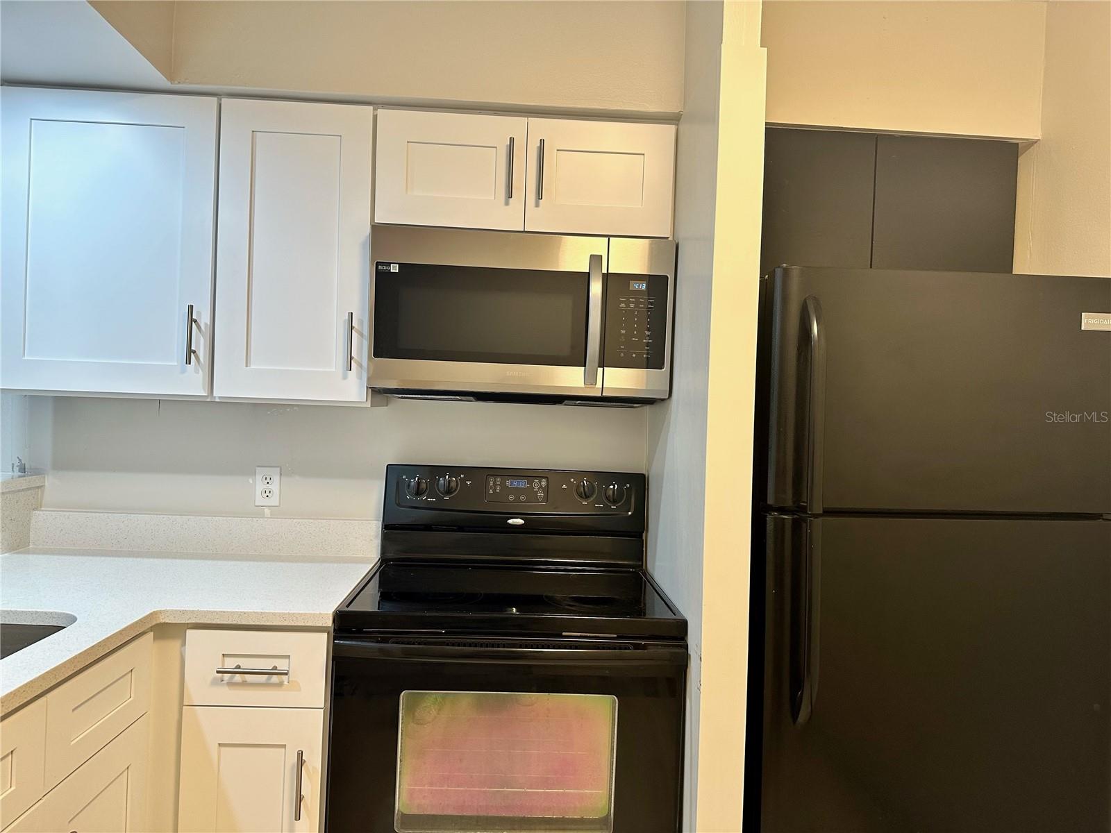 Image 3 of 18 For 435 Wymore Road 201