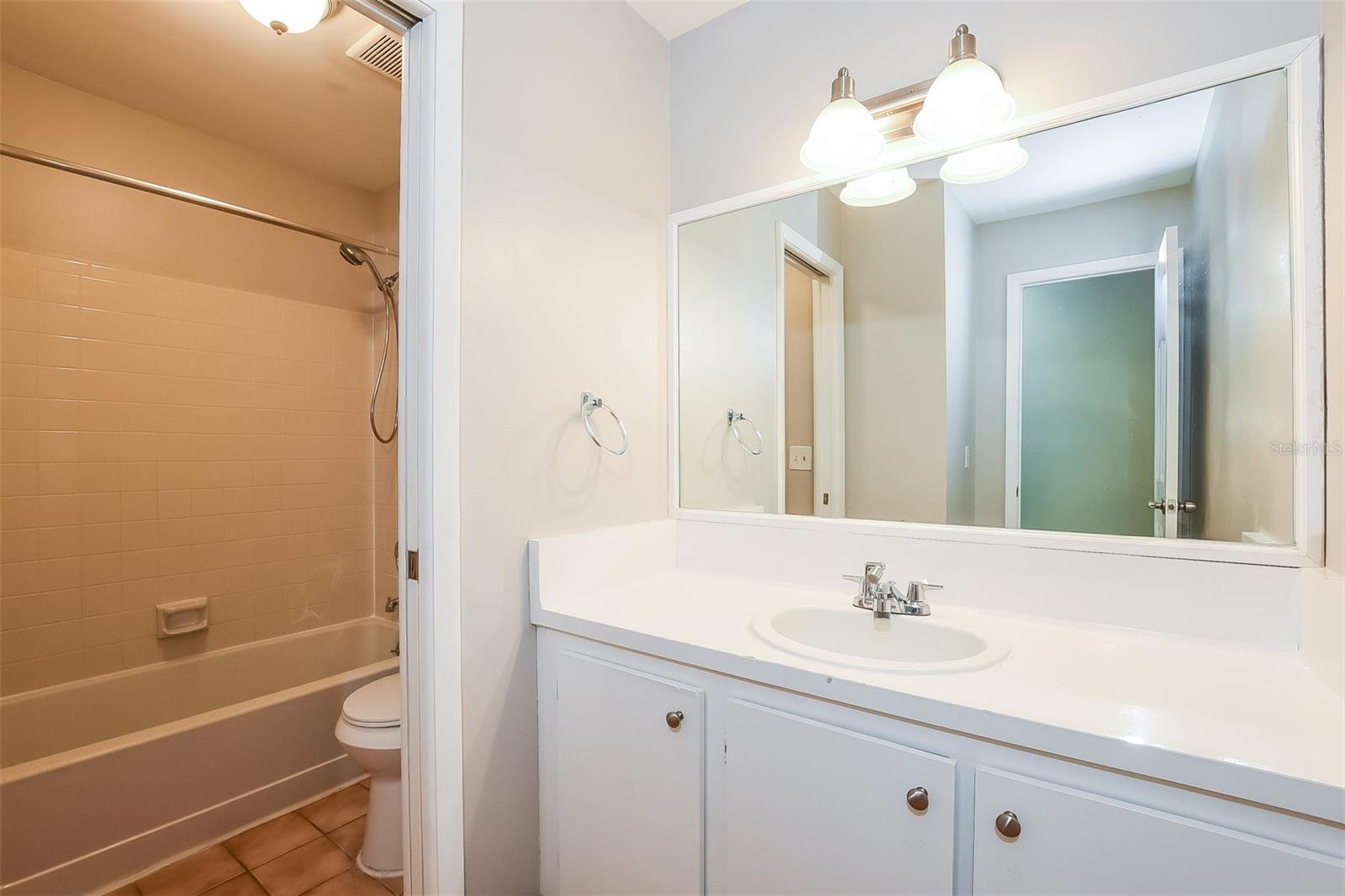 Image 18 of 21 For 5331 Broken Pine Circle