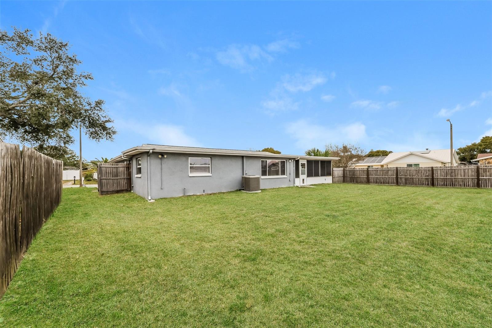 Image 19 of 21 For 9436 Legend Lane