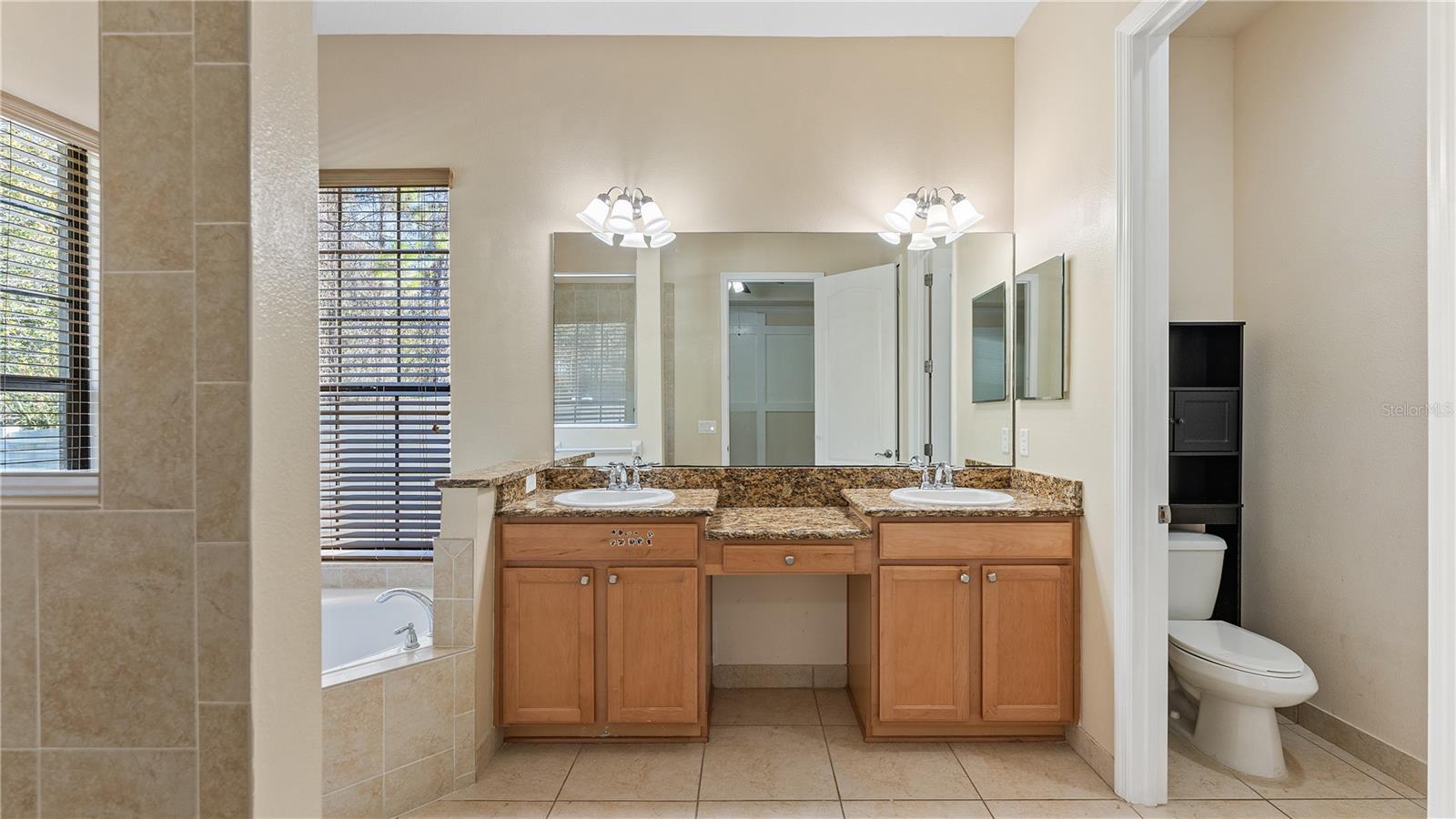 Image 25 of 40 For 10706 Willow Ridge Loop