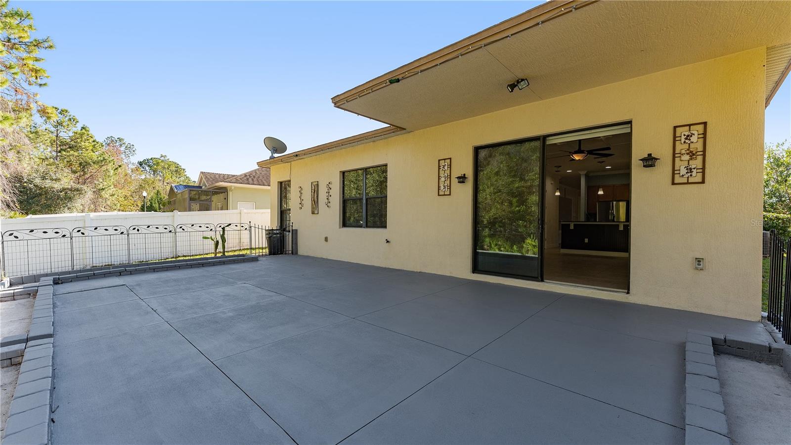 Image 4 of 40 For 10706 Willow Ridge Loop