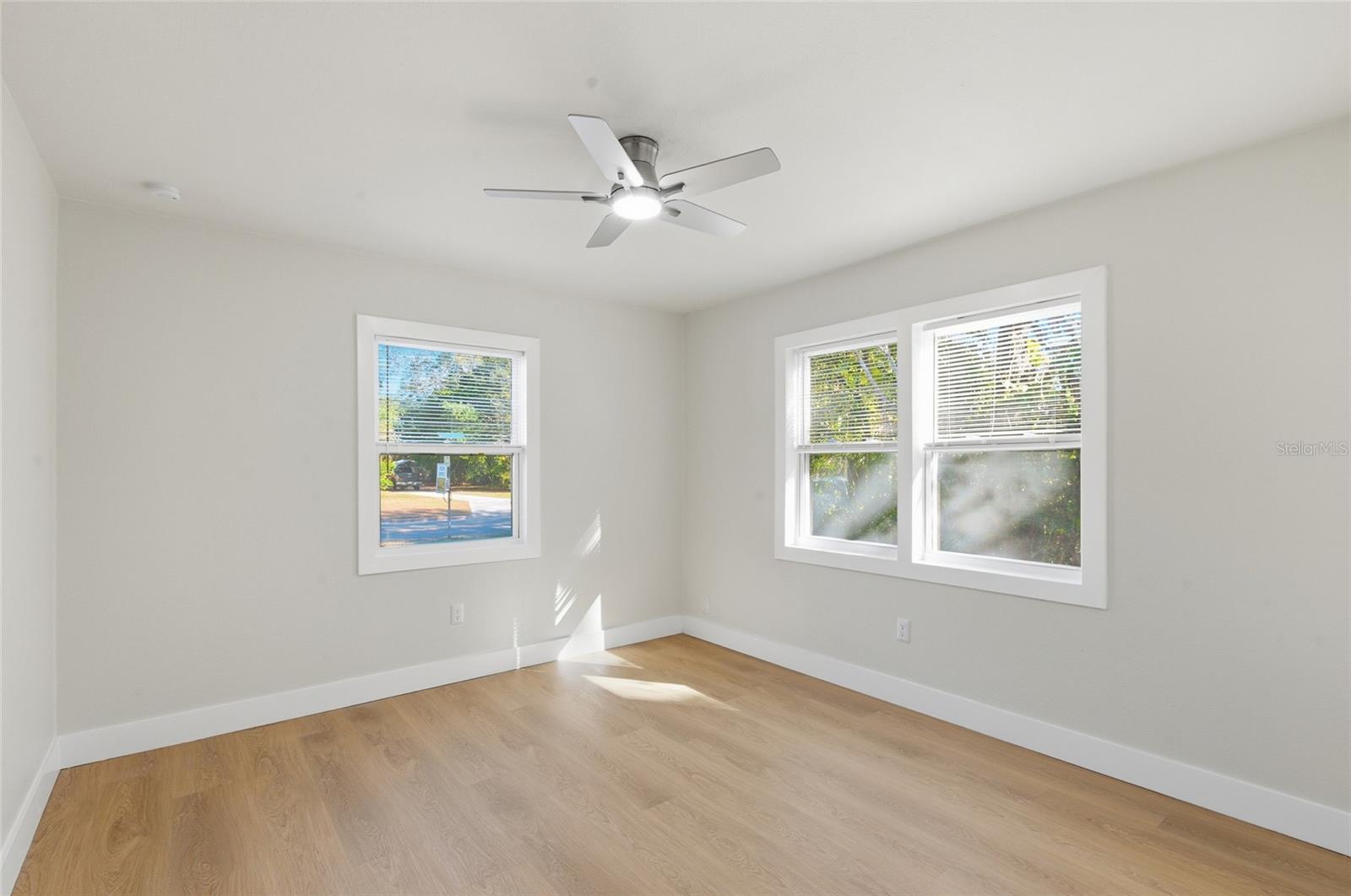 Image 21 of 29 For 845 20th Street