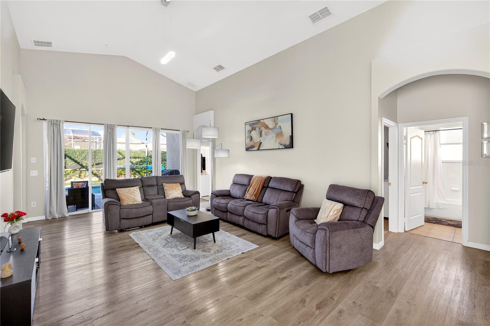 Image 17 of 65 For 650 Tuscan Hills Blvd