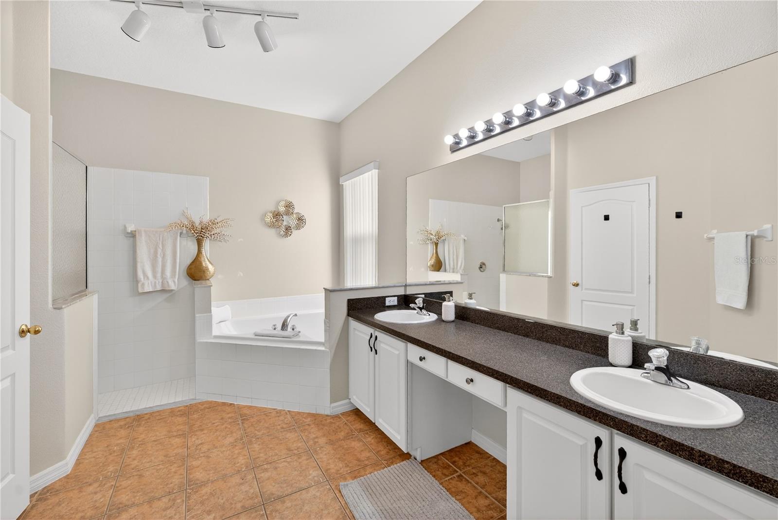 Image 29 of 65 For 650 Tuscan Hills Blvd