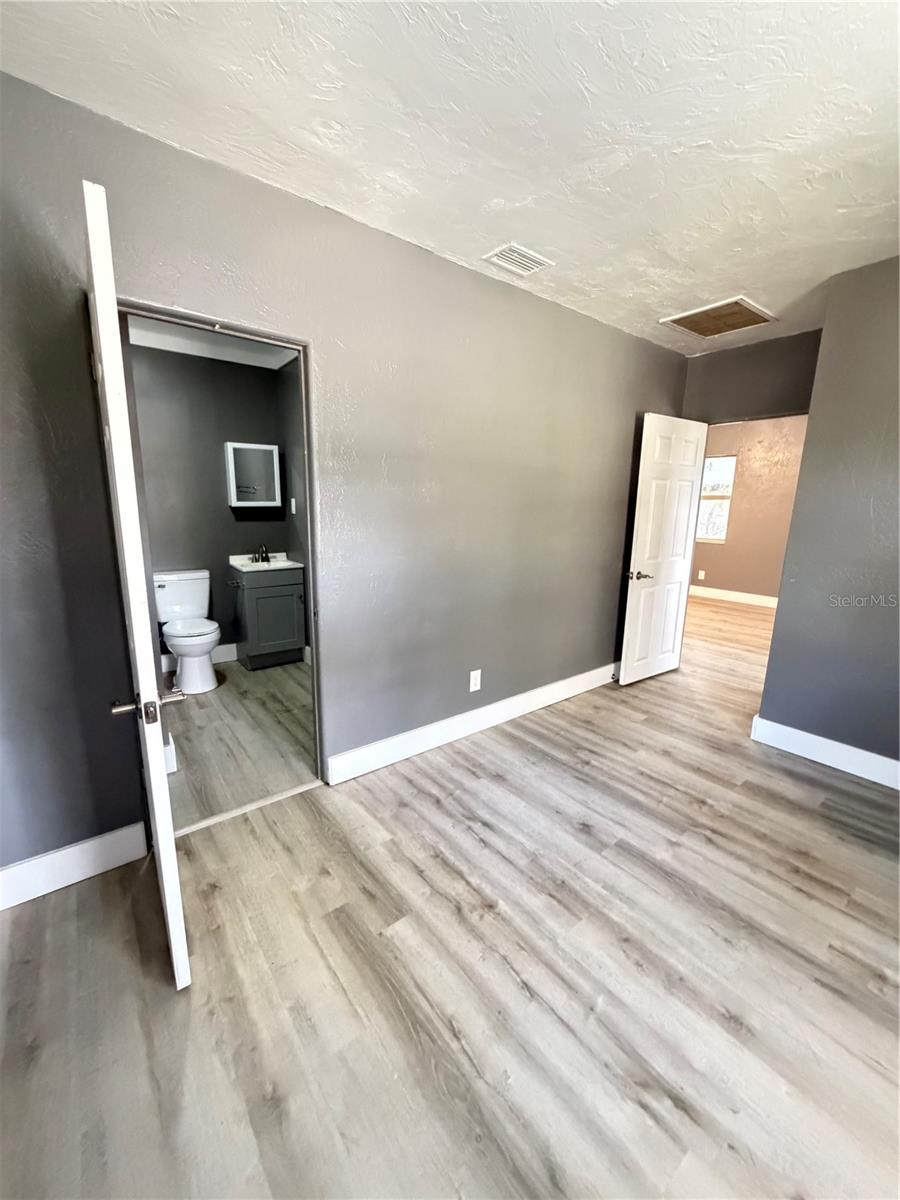 Image 10 of 11 For 633 Florence Street 2