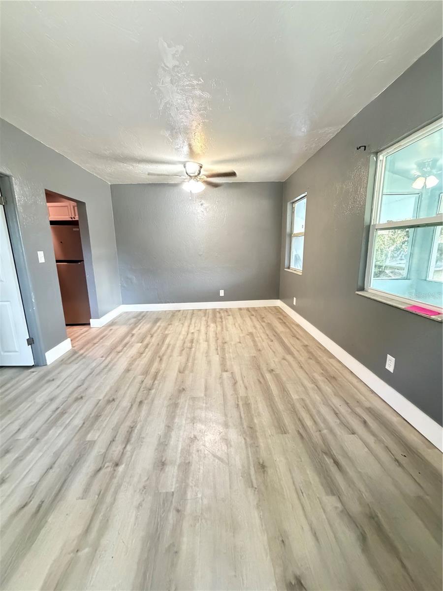 Image 4 of 11 For 633 Florence Street 2