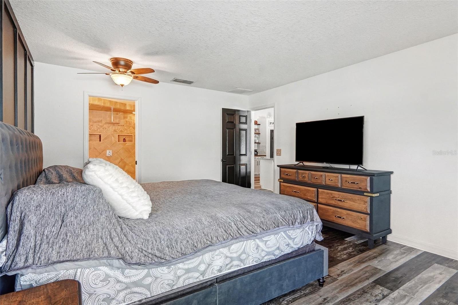 Image 18 of 27 For 1777 Van Allen Circle