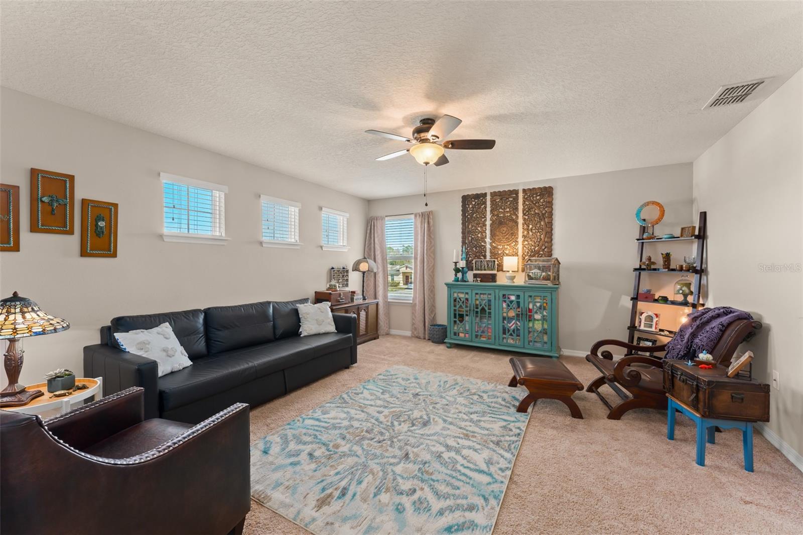 Image 24 of 63 For 4954 Castle Street E