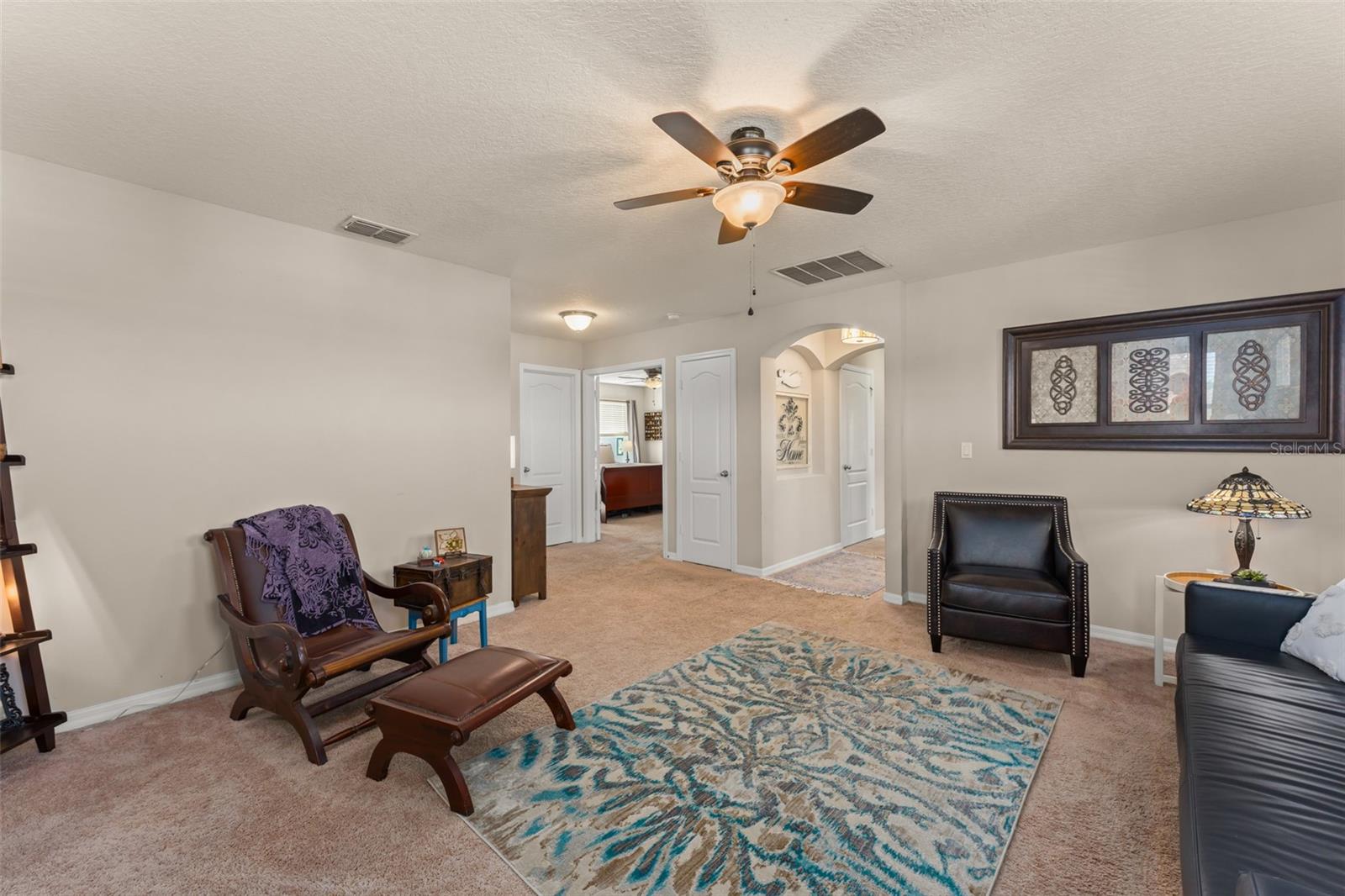 Image 26 of 63 For 4954 Castle Street E