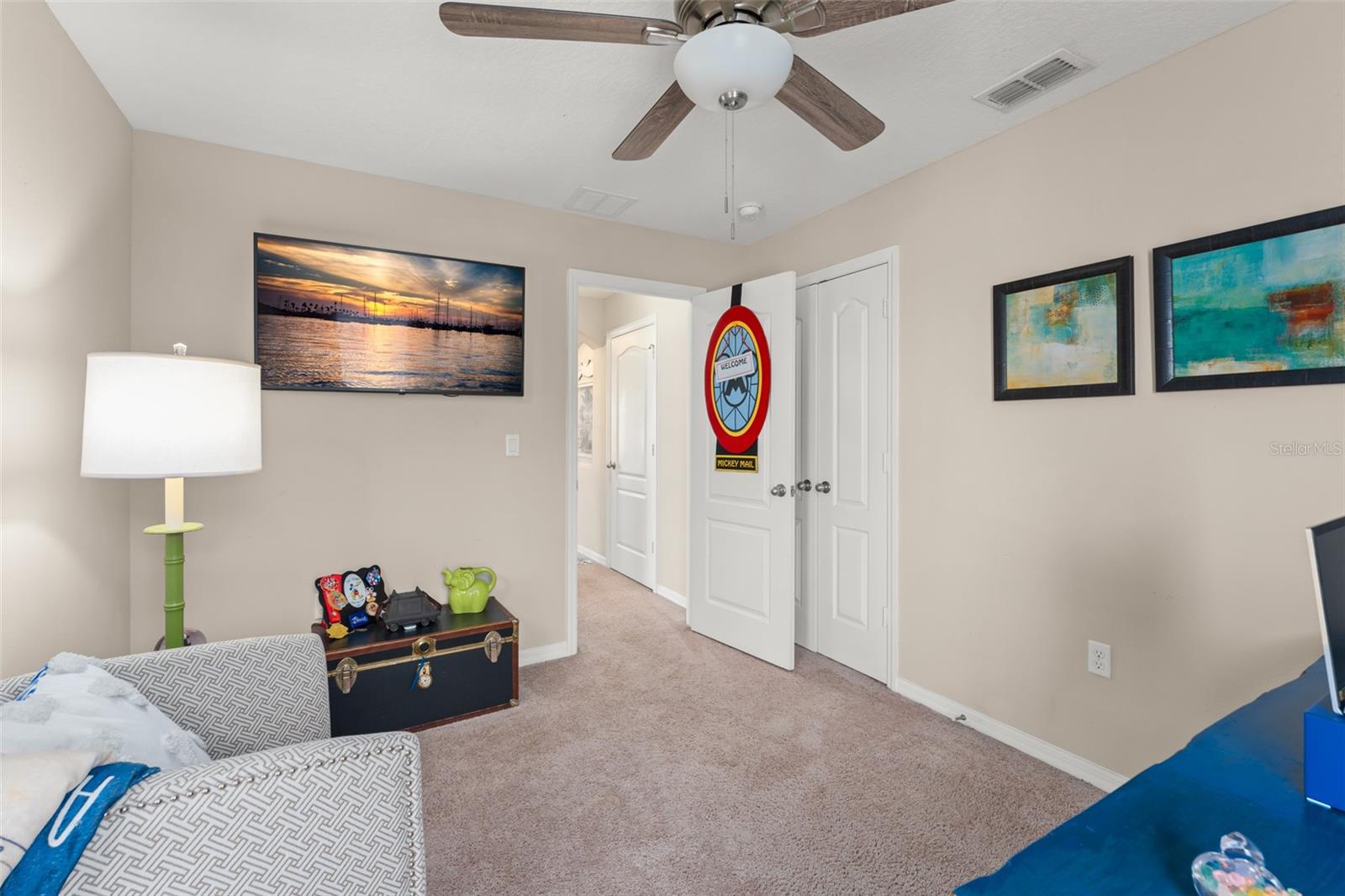 Image 35 of 63 For 4954 Castle Street E