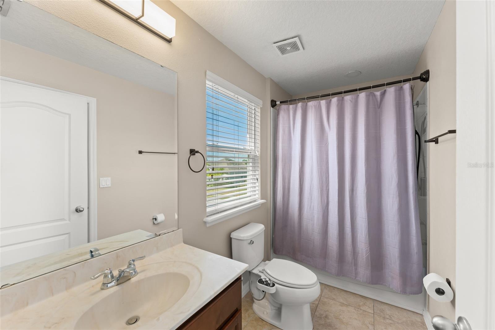 Image 36 of 63 For 4954 Castle Street E