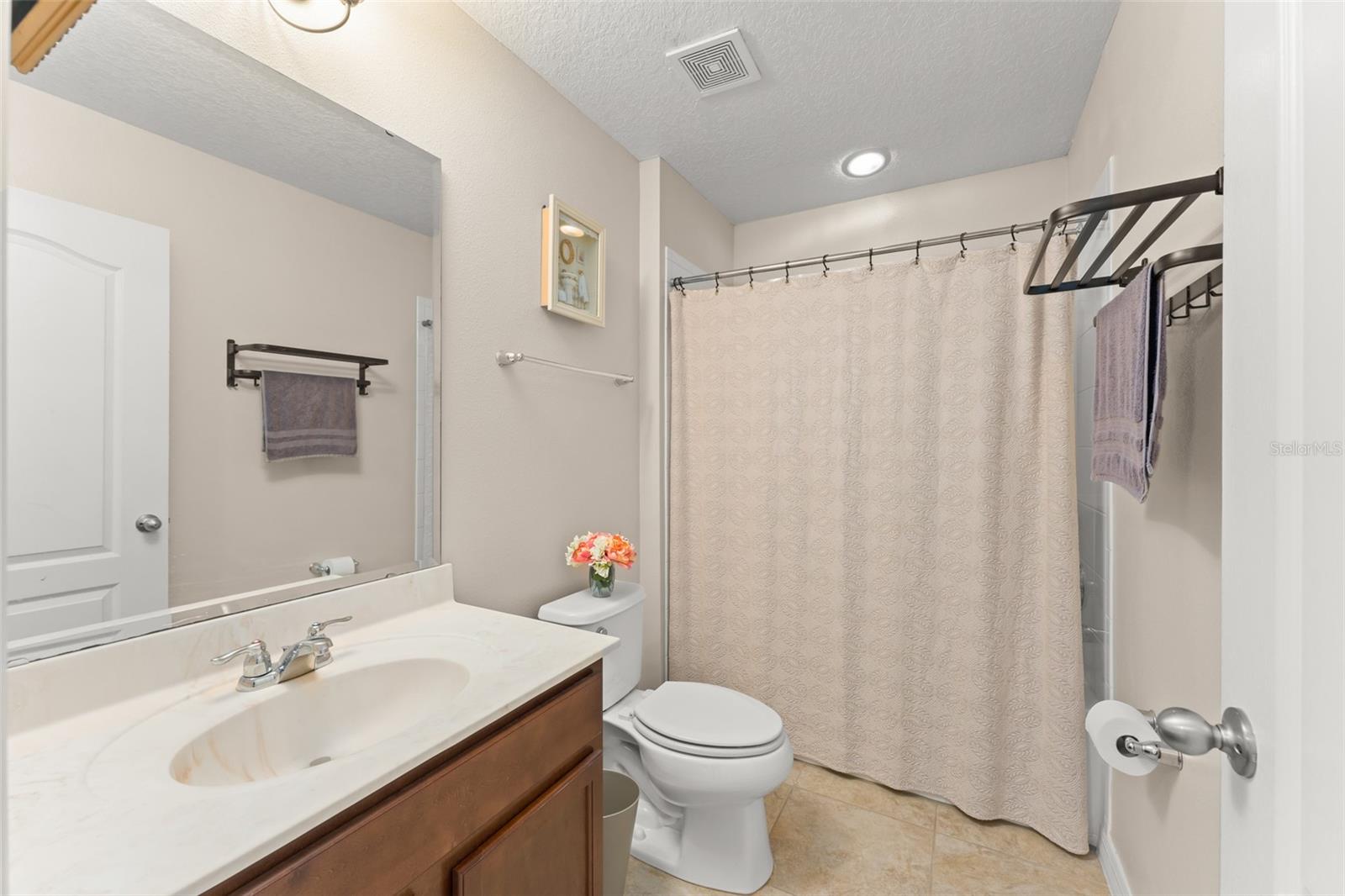 Image 39 of 63 For 4954 Castle Street E