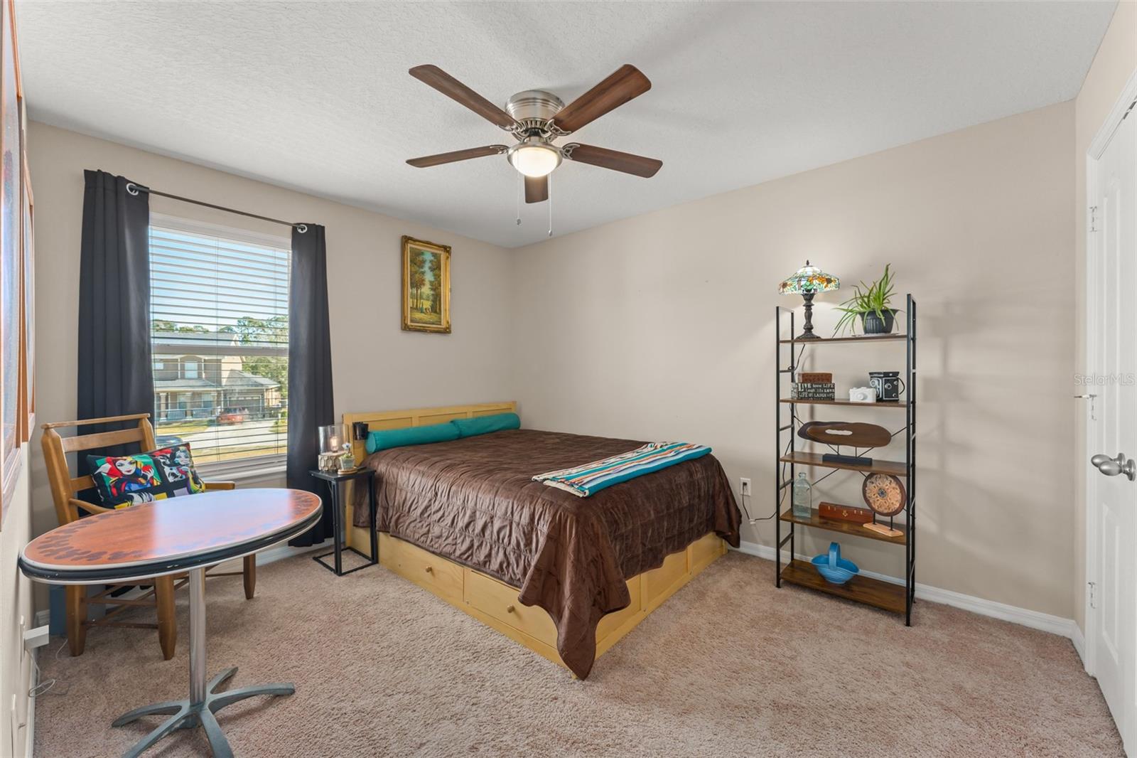 Image 40 of 63 For 4954 Castle Street E