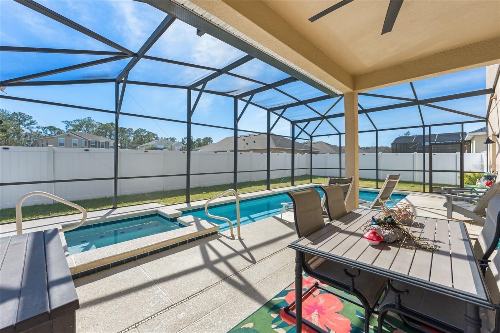 Image 42 of 63 For 4954 Castle Street E