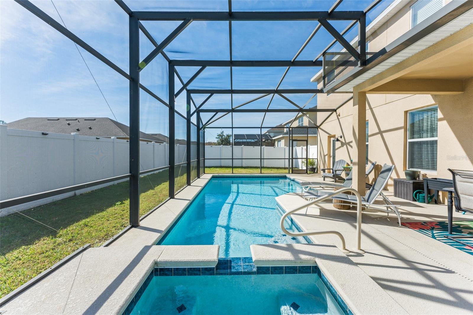 Image 46 of 63 For 4954 Castle Street E