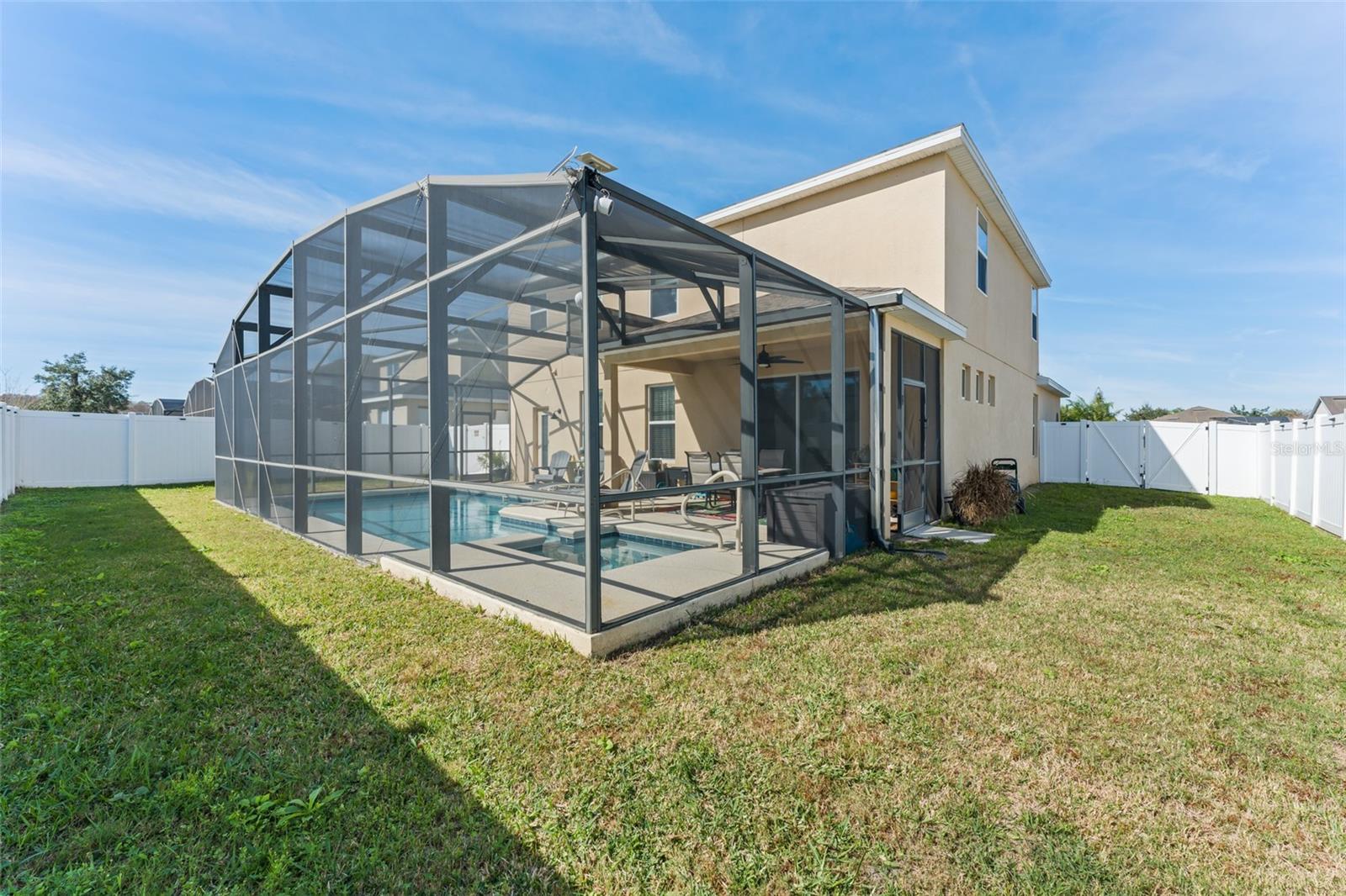 Image 48 of 63 For 4954 Castle Street E